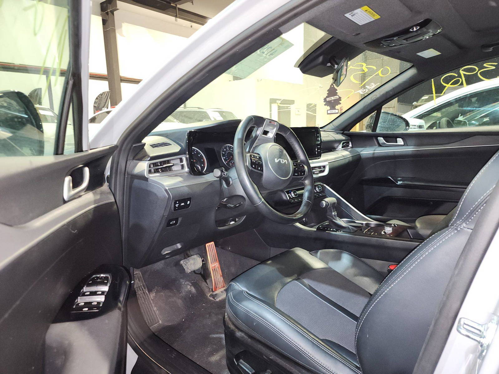 2022 KIA K5 — 52068 Miles — Lot 41293921 — Souq - Marhaba Auctions Used Cars - Image 10