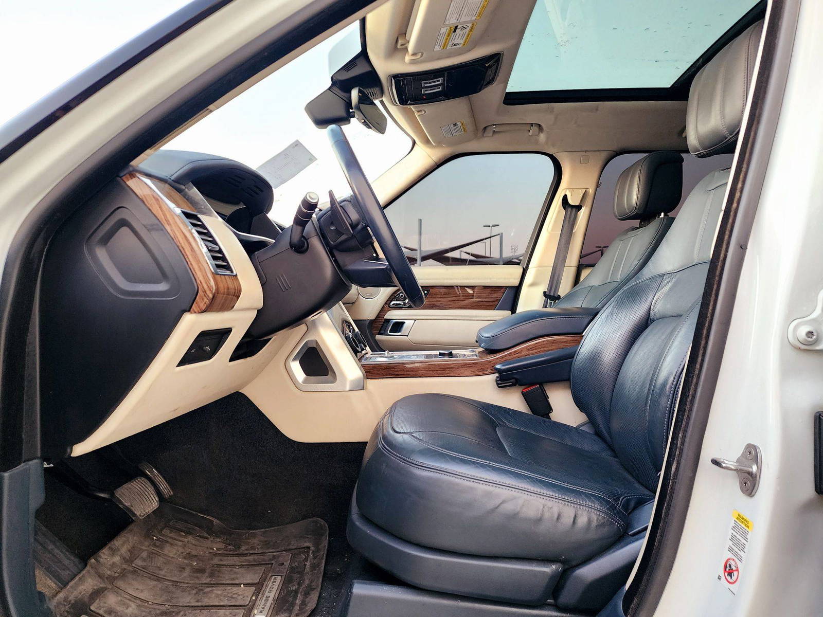 2019 LAND ROVER RANGE ROVER — 74952 Miles — Lot A552577 — Souq - Marhaba Auctions Used Cars - Image 10
