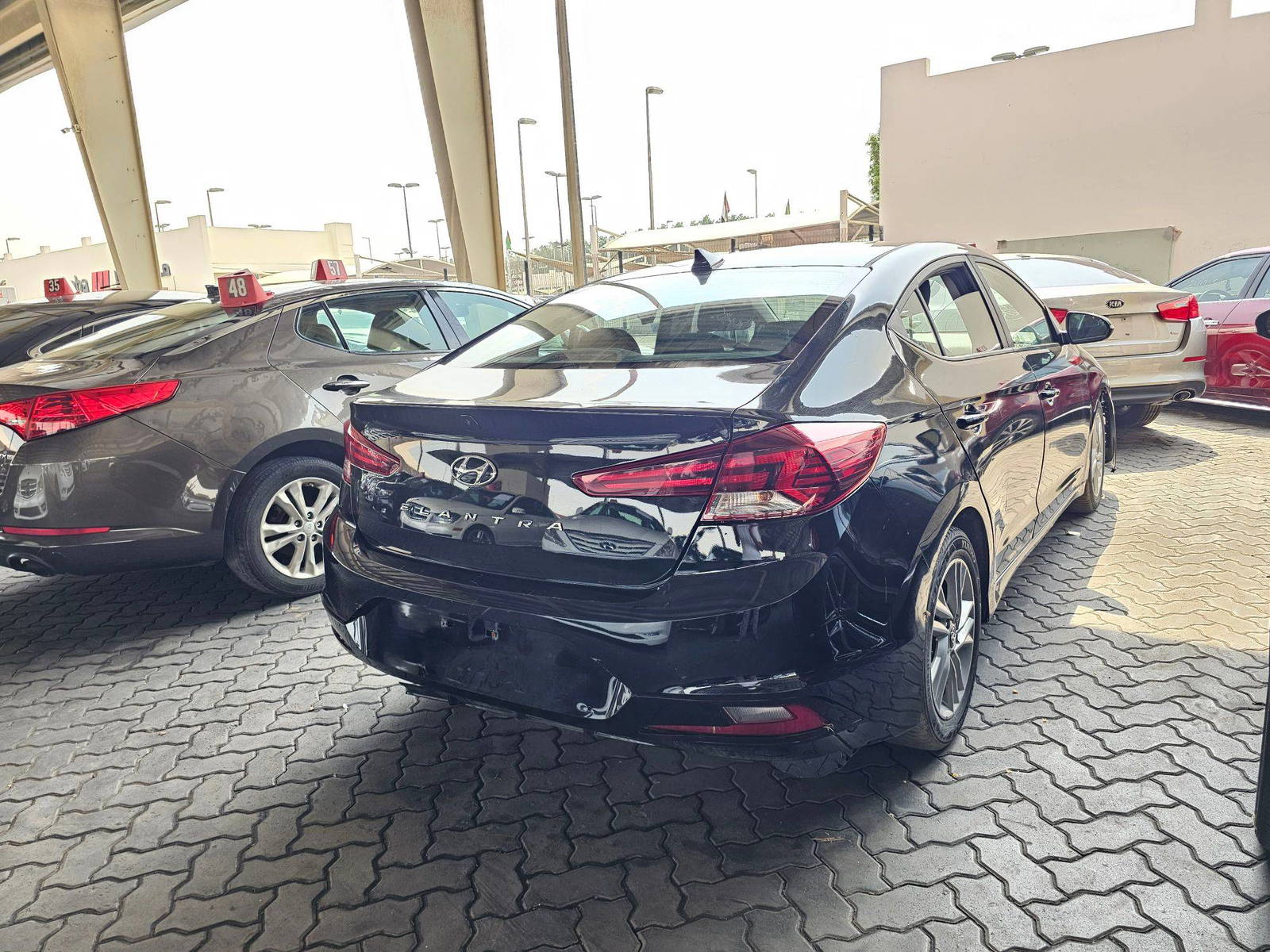 2019 HYUNDAI ELANTRA — 150237 KM — Lot 12282005 — Souq - Marhaba Auctions Used Cars - Image 3