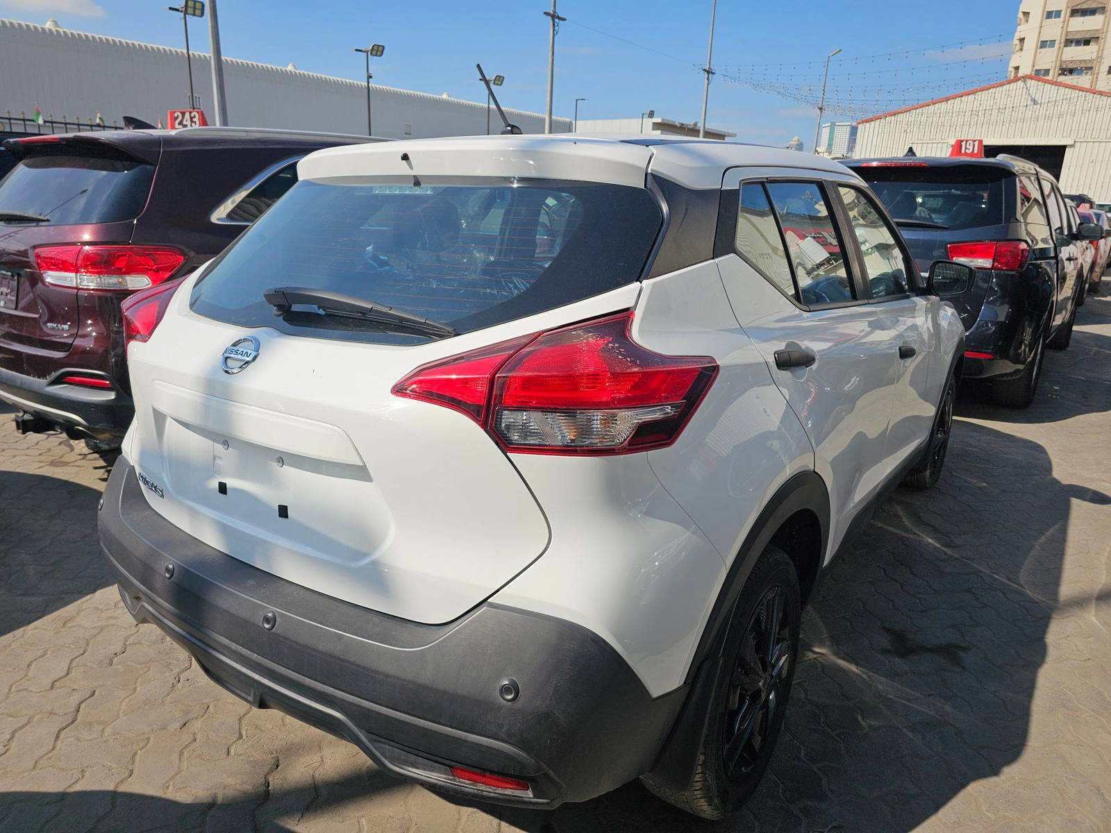 2020 NISSAN KICKS — 37959 Miles — Lot V4LL520470 — Main - Marhaba Auctions Used Cars - Image 5