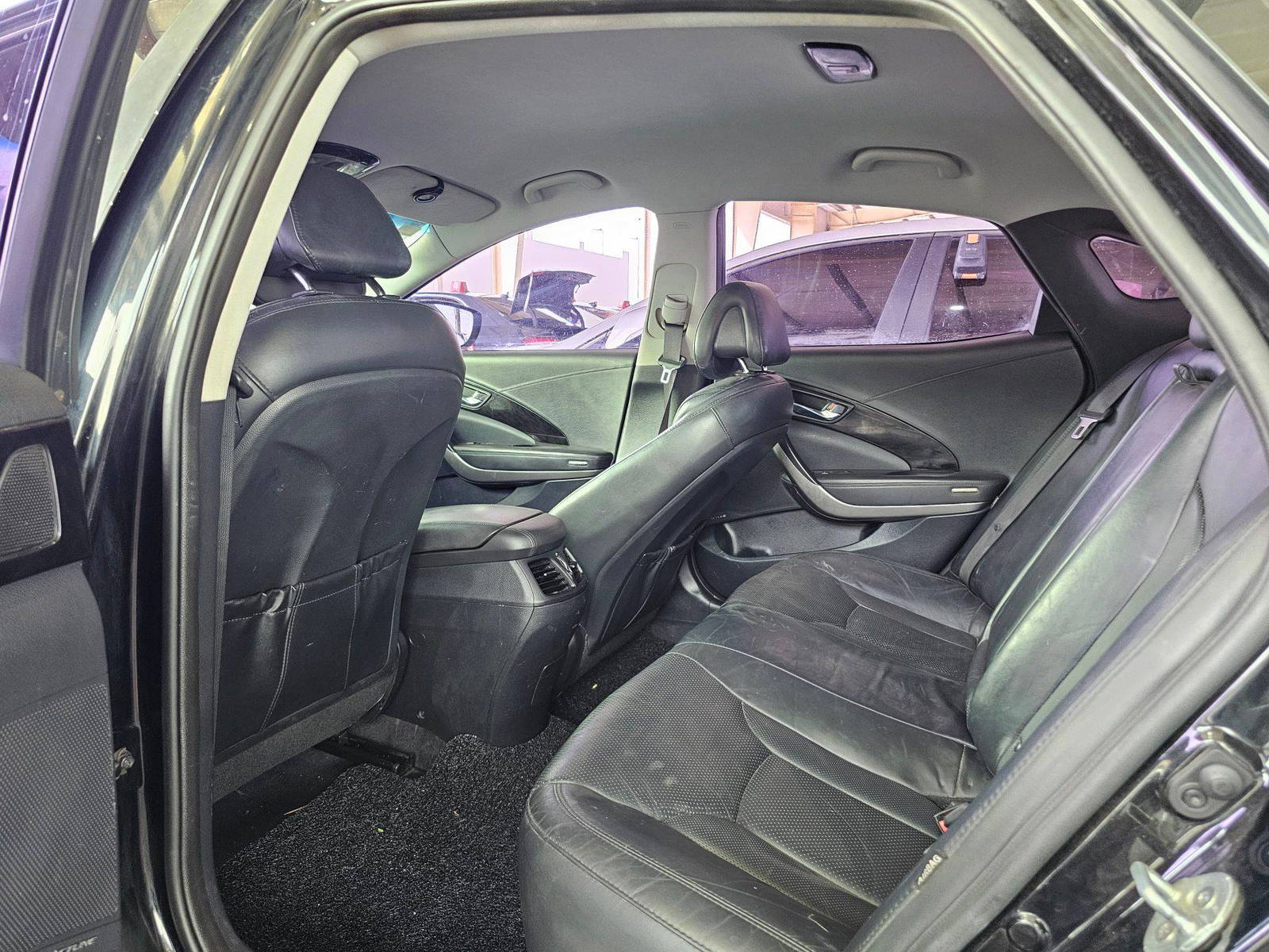 2015 HYUNDAI GRANDEUR — 317748 KM — Lot BFA008130 — Souq - Marhaba Auctions Used Cars - Image 6