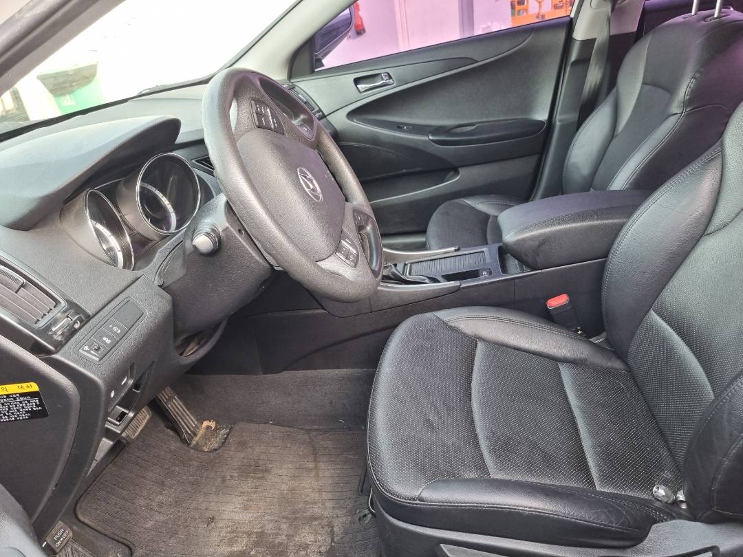 2013 HYUNDAI SONATA — 108398 KM — Lot 215478 — Souq - Marhaba Auctions Used Cars - Image 8