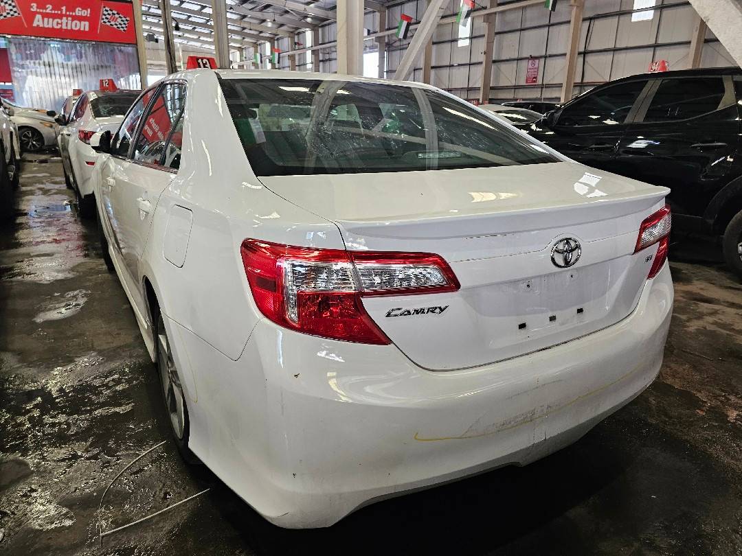 TOYOTA CAMRY