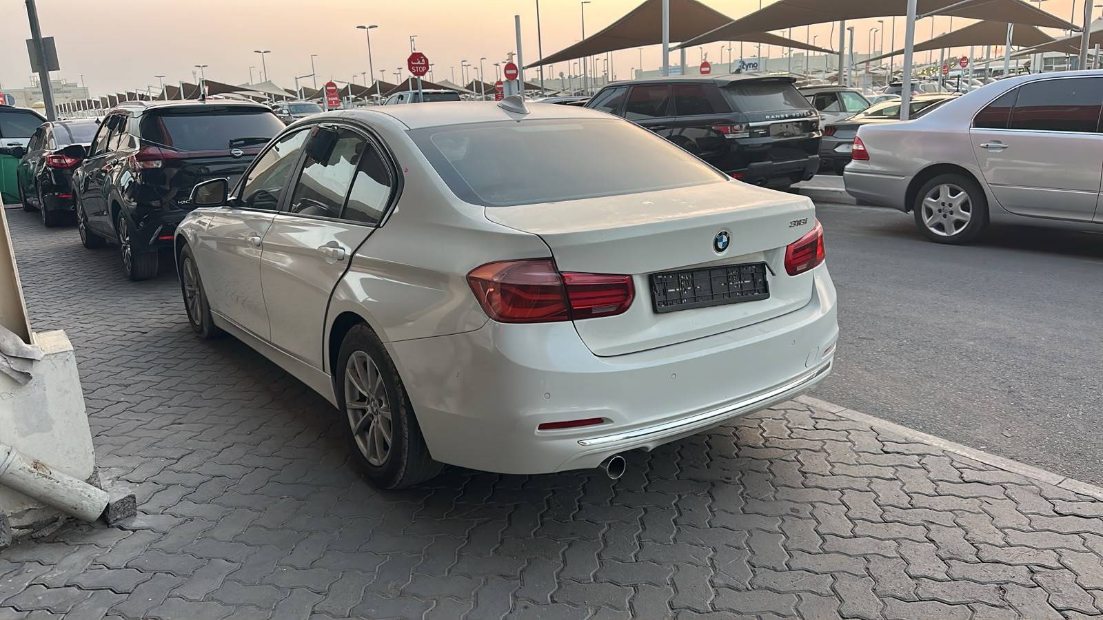 2016 BMW 318i — 192083 KM — Lot 03GK489896 — Souq - Marhaba Auctions Used Cars - Image 3