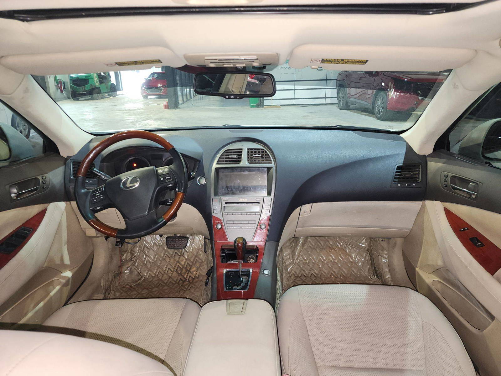 2008 LEXUS ES 350 — 526205 KM — Lot 82235118 — Al Quoz - Marhaba Auctions Used Cars - Image 9
