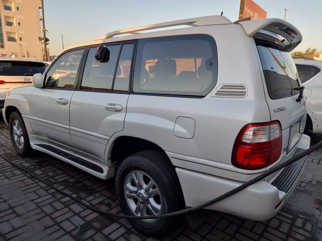 2003 LEXUS LX 470 — 259454 Miles — Lot 215487 — Ind. 12 - Marhaba Auctions Used Cars - Image 5