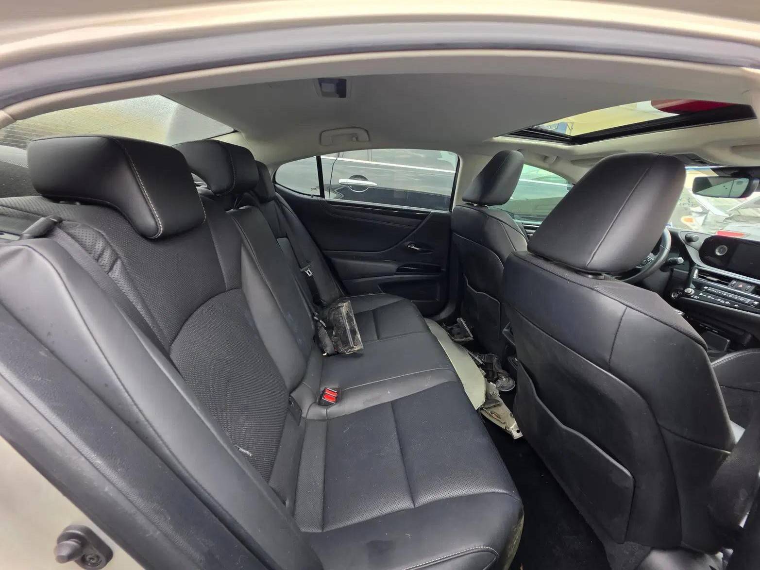 2022 LEXUS ES 350 — 71733 Miles — Lot NU114732 - Marhaba Auctions Used Cars - Image 15