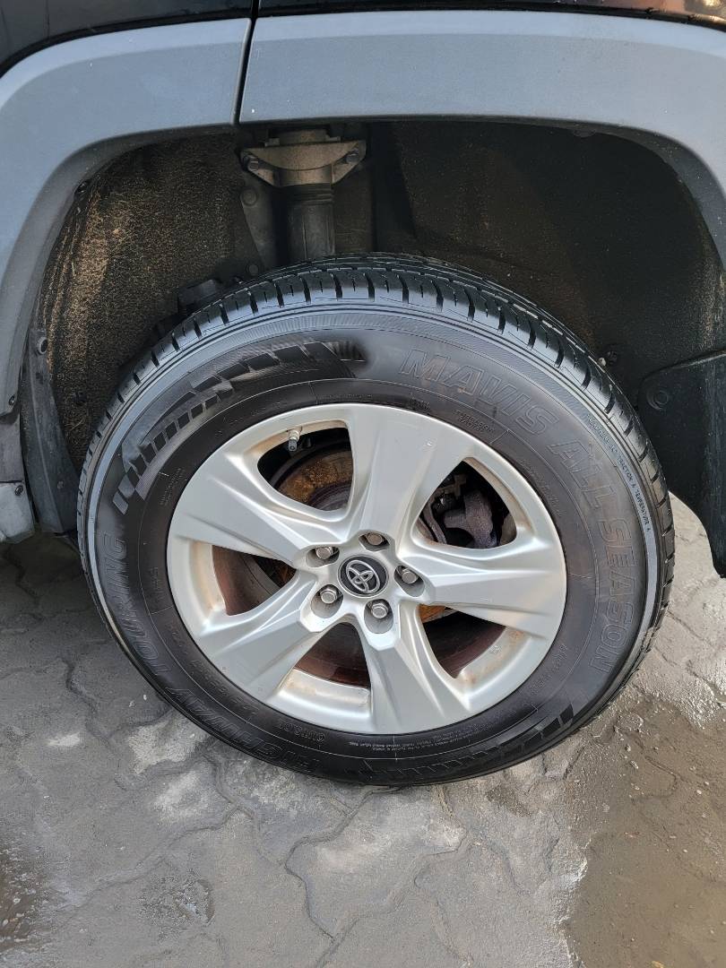 2019 TOYOTA RAV4 — 57582 Miles — Lot W054538 — Main - Marhaba Auctions Used Cars - Image 9