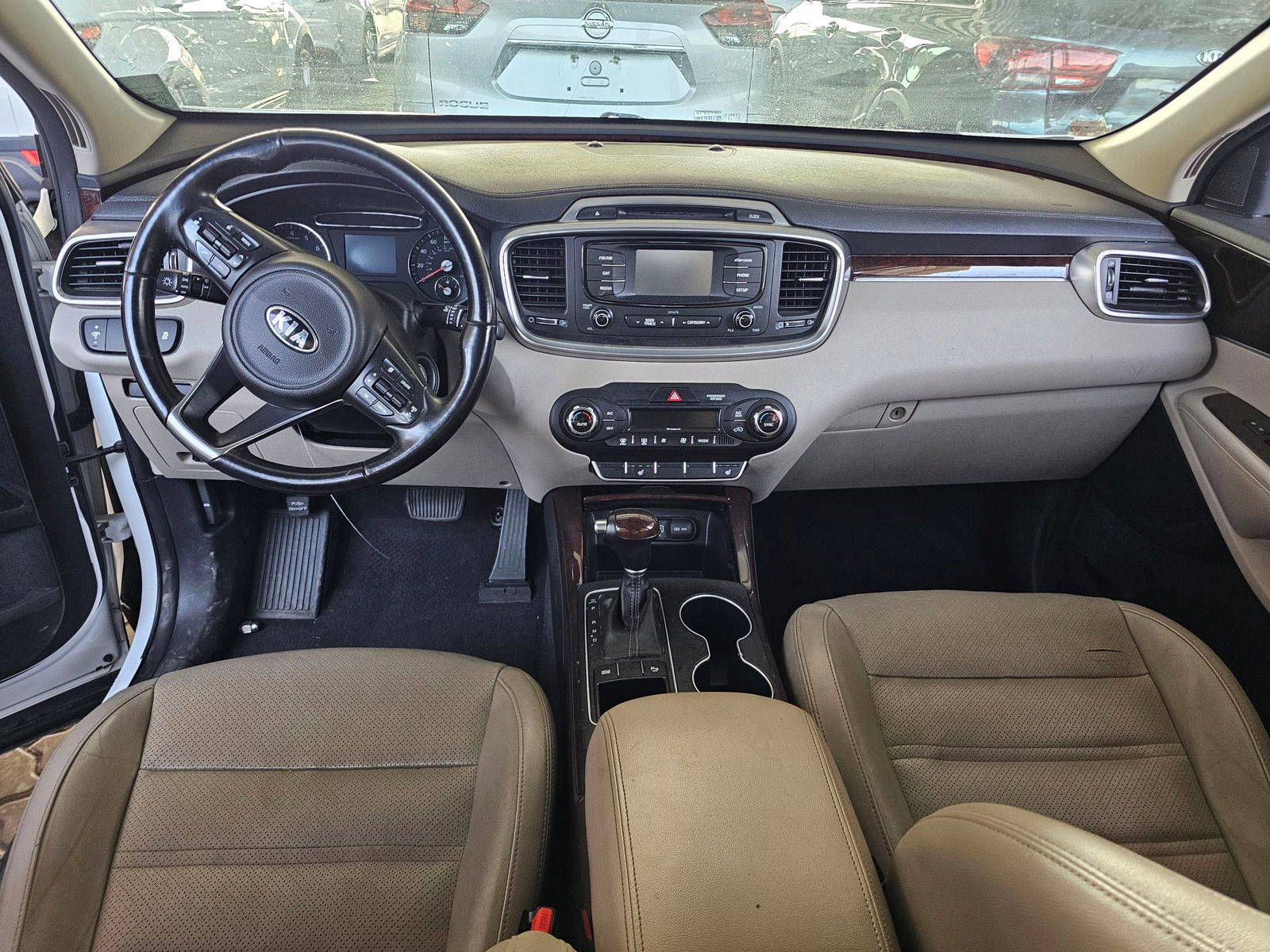 2016 KIA SORENTO — 191029 Miles — Lot G164383 — Souq - Marhaba Auctions Used Cars - Image 7