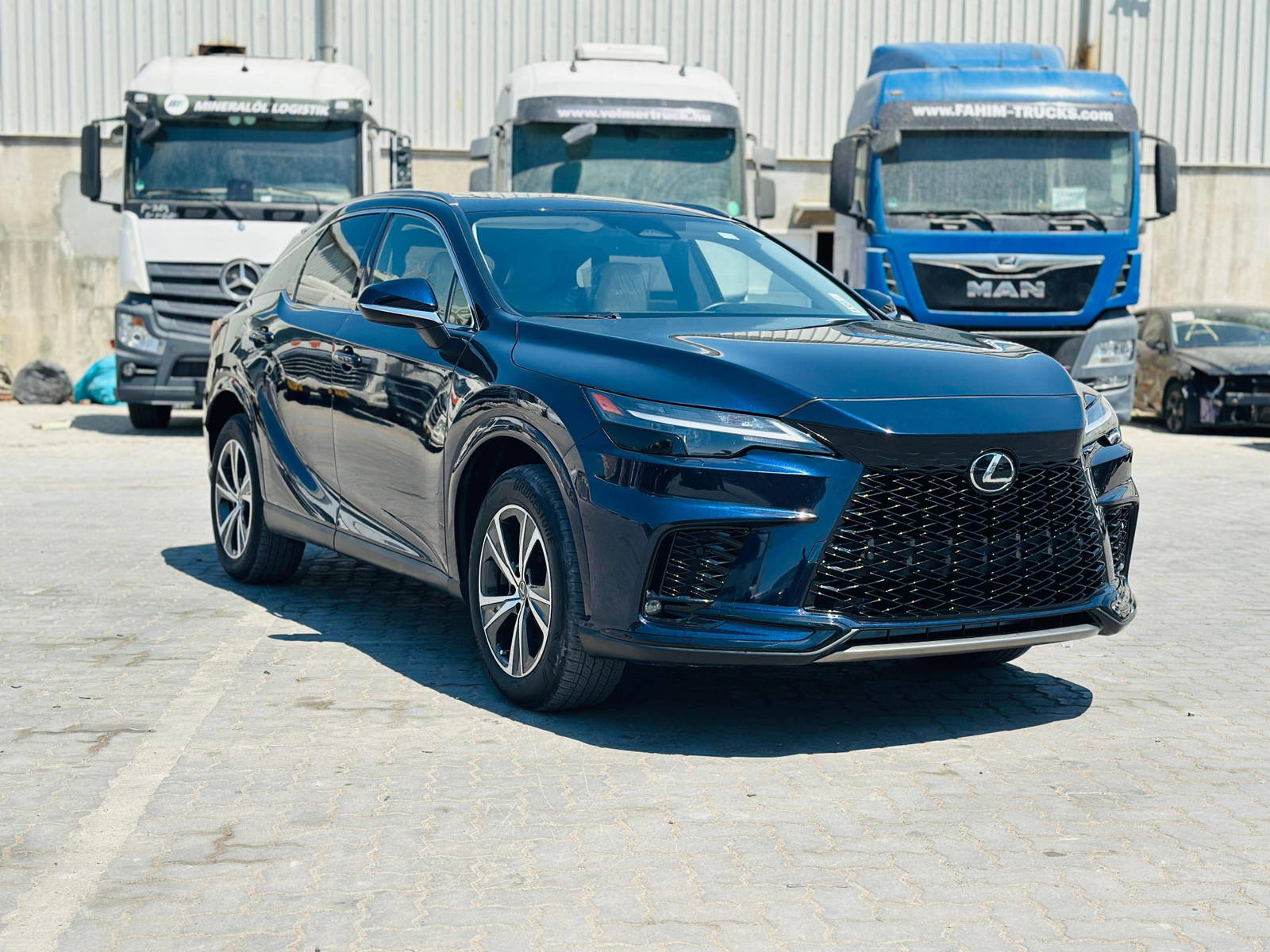 2023 LEXUS RX 350 — 21690 KM — Lot 2006078 — Al Quoz - Marhaba Auctions Used Cars - Image 3