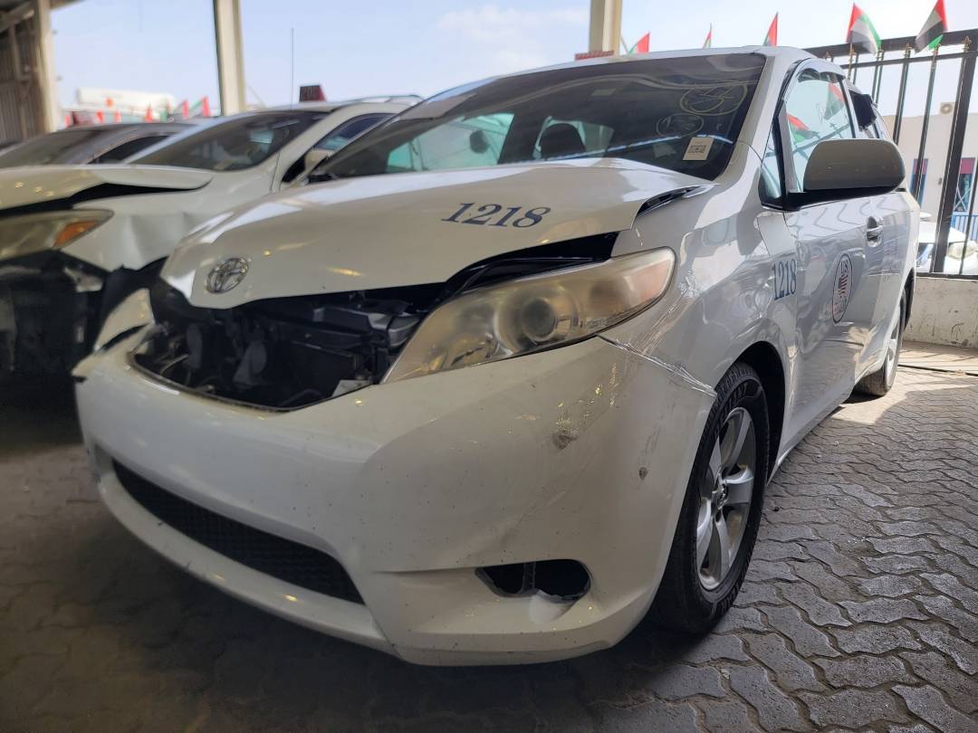 2014 TOYOTA SIENNA — 308510 Miles — Lot 416452 — Main - Marhaba Auctions Used Cars - Image 5