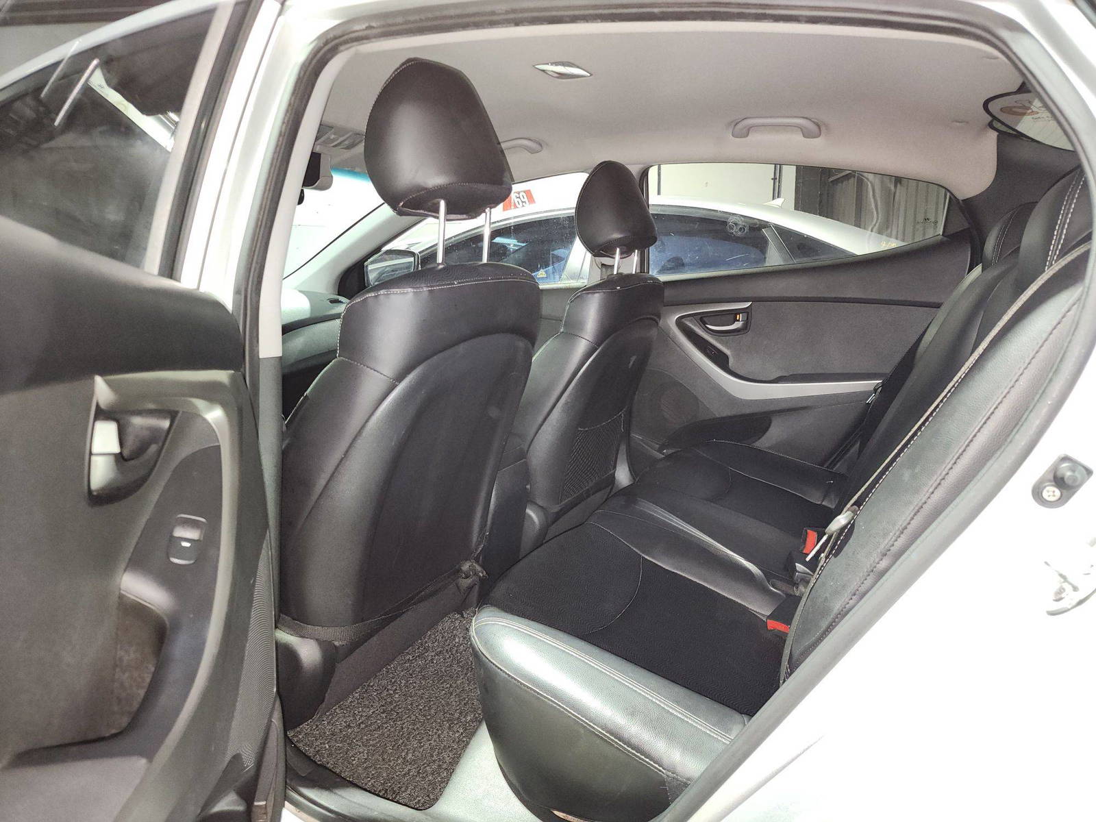 2012 HYUNDAI AVANTE — 182057 KM — Lot 350351 — Al Quoz - Marhaba Auctions Used Cars - Image 7