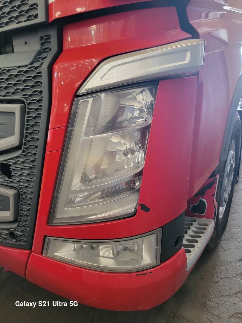 2015 VOLVO FH-Series — 1436119 KM — Lot 0FB737580 — Main - Marhaba Auctions Used Cars - Image 9