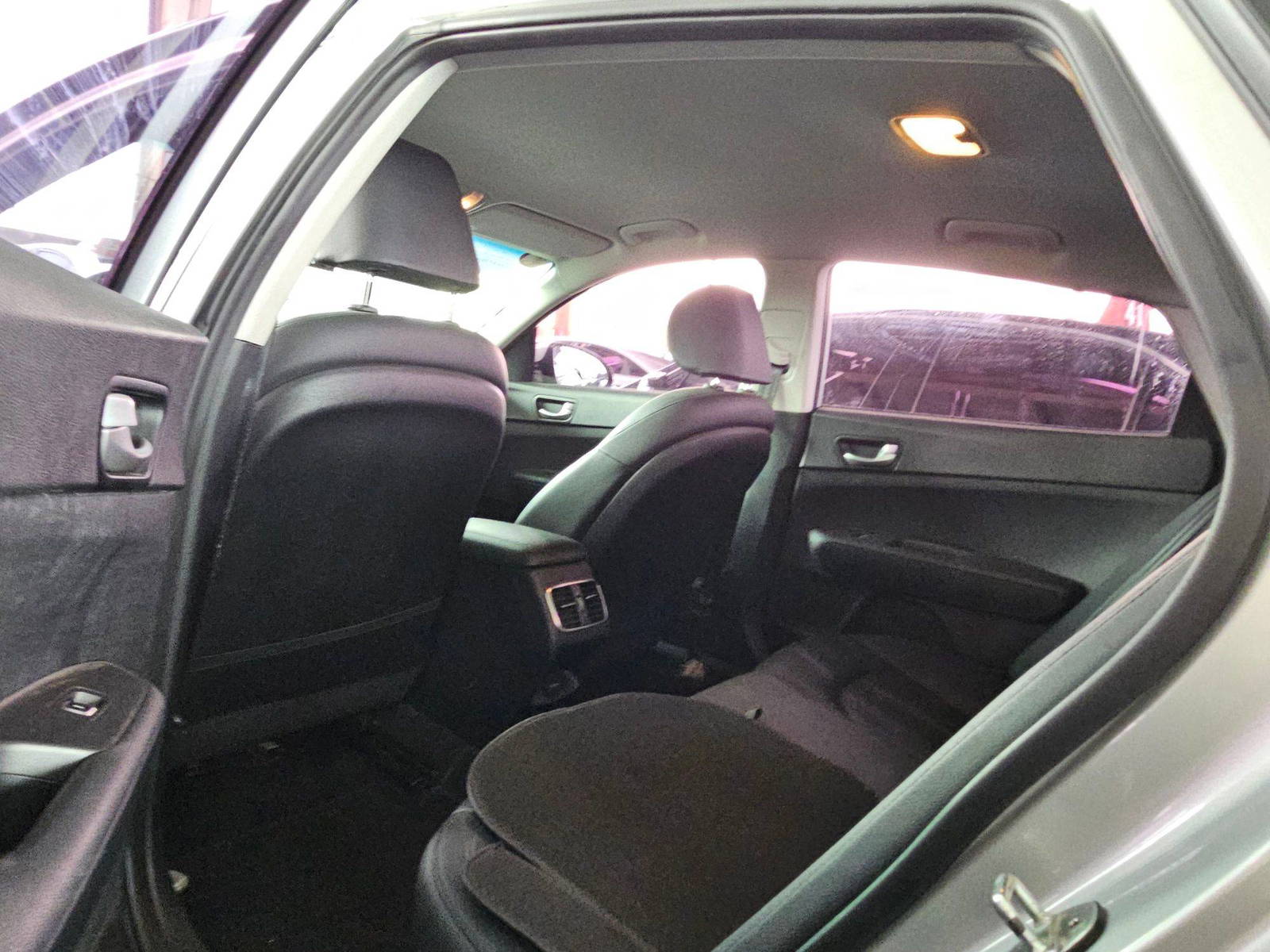 2018 KIA K5 — 82371 KM — Lot BJA188672 — Souq - Marhaba Auctions Used Cars - Image 7