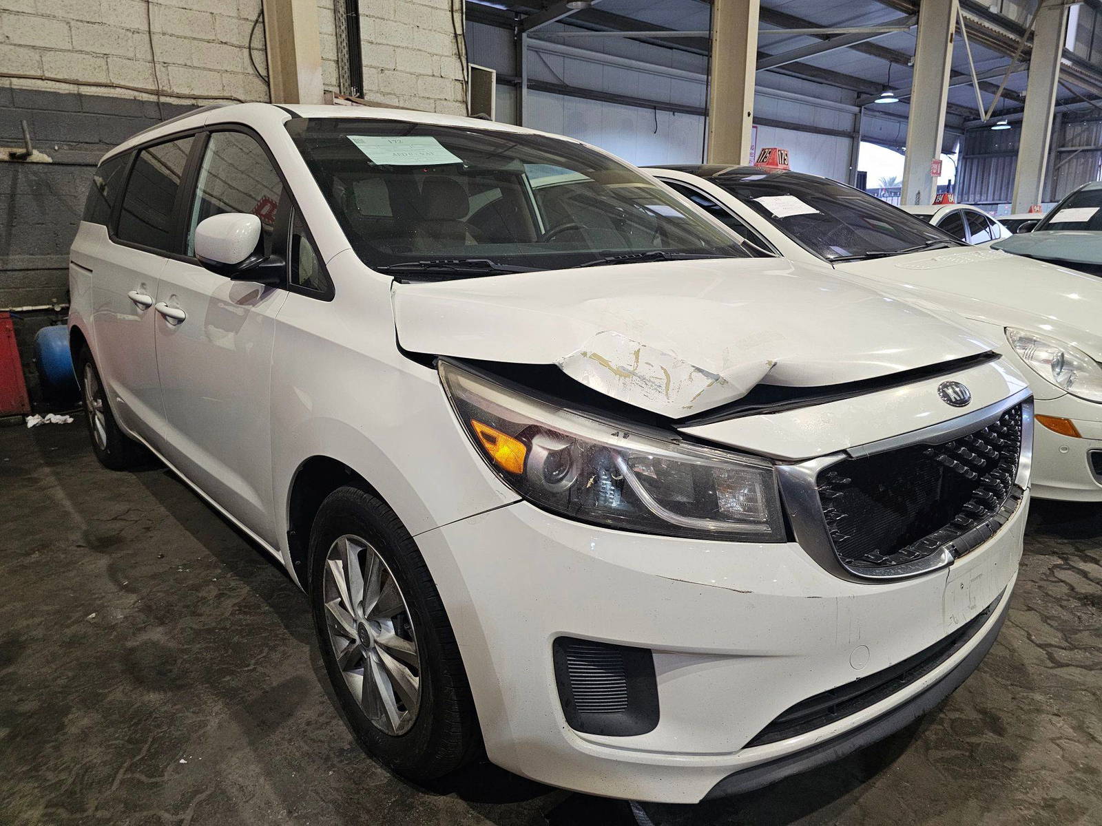 2016 KIA SEDONA — 164114 Miles — Lot 87029355 — Main - Marhaba Auctions Used Cars - Image 4