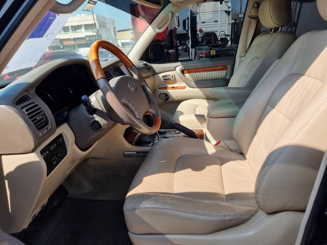2005 LEXUS LX 470 — 175318 Miles — Lot 125487 — Ind. 12 - Marhaba Auctions Used Cars - Image 8
