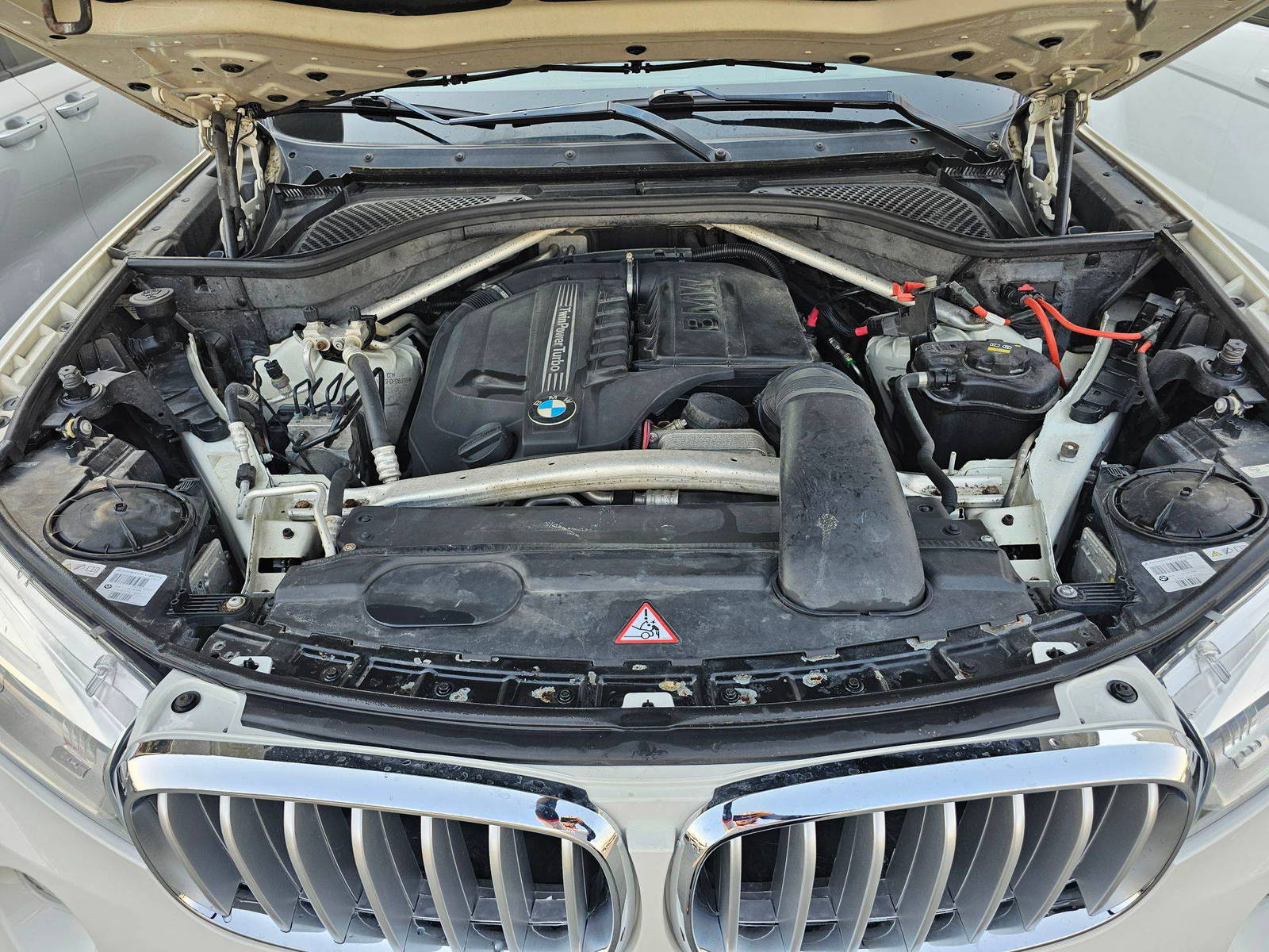 BMW X5 XDRIVE35I 2015 - Marhaba Auction Used Cars - Image 12