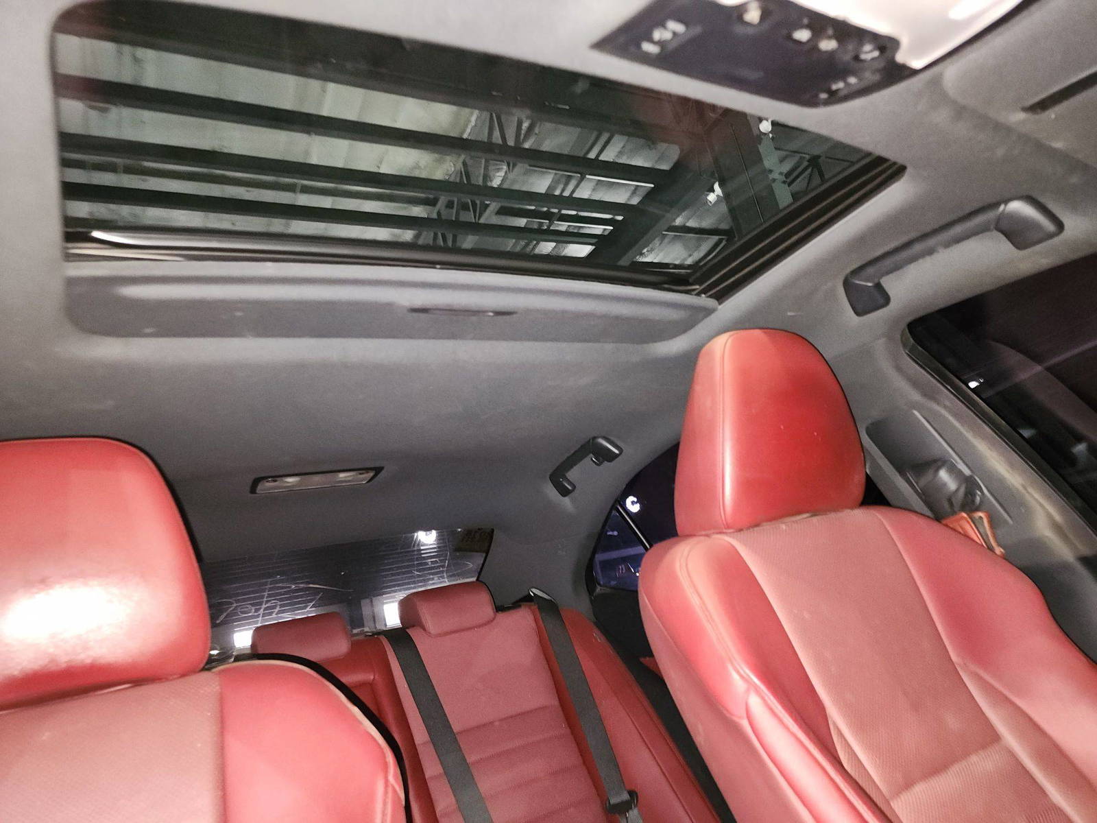 2018 LEXUS IS 300 — 105211 Miles — Lot 62813 — Souq - Marhaba Auctions Used Cars - Image 12