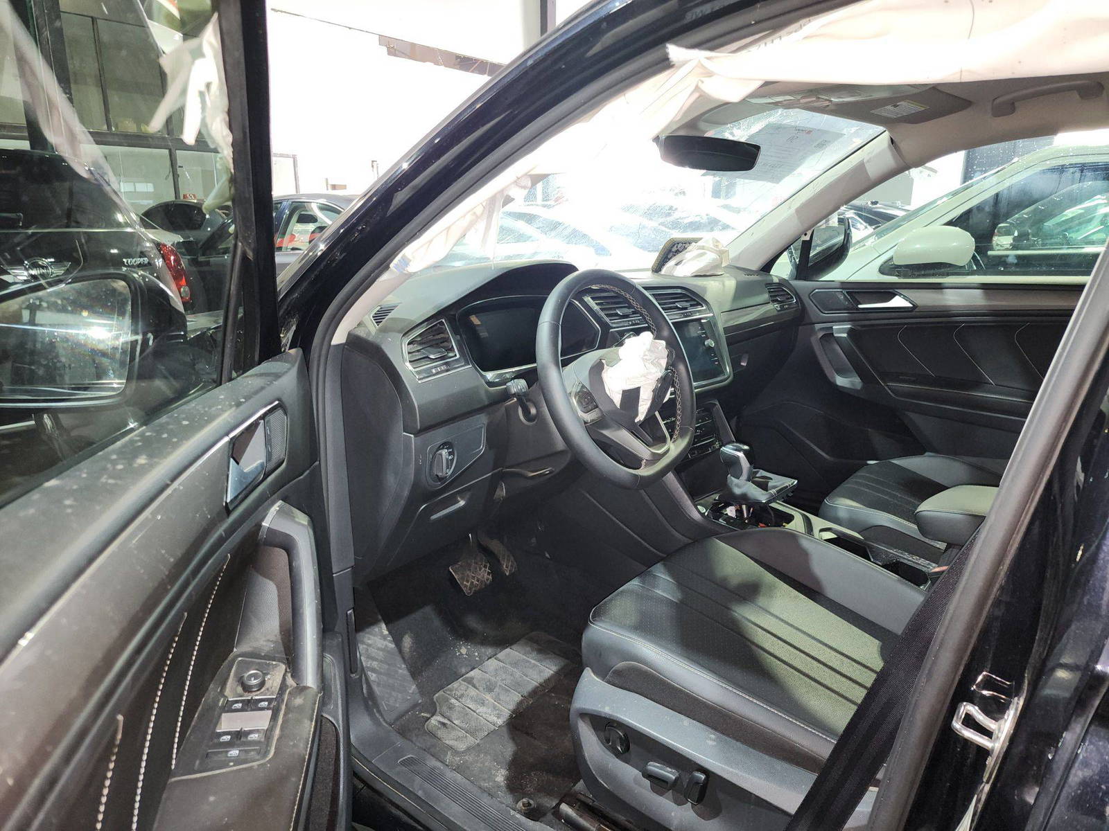 2023 VOLKSWAGEN TIGUAN — 21789 Miles — Lot M090323 — Al Surrah - Marhaba Auctions Used Cars - Image 9