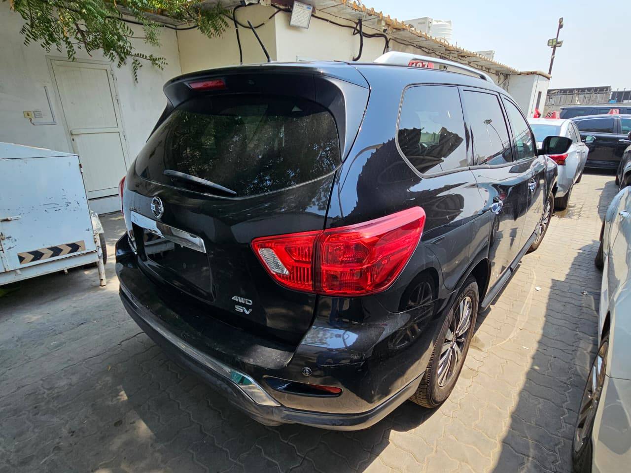 2017 NISSAN PATHFINDER — 160798 Miles — Lot 5HC666289 — Main - Marhaba Auctions Used Cars - Image 3