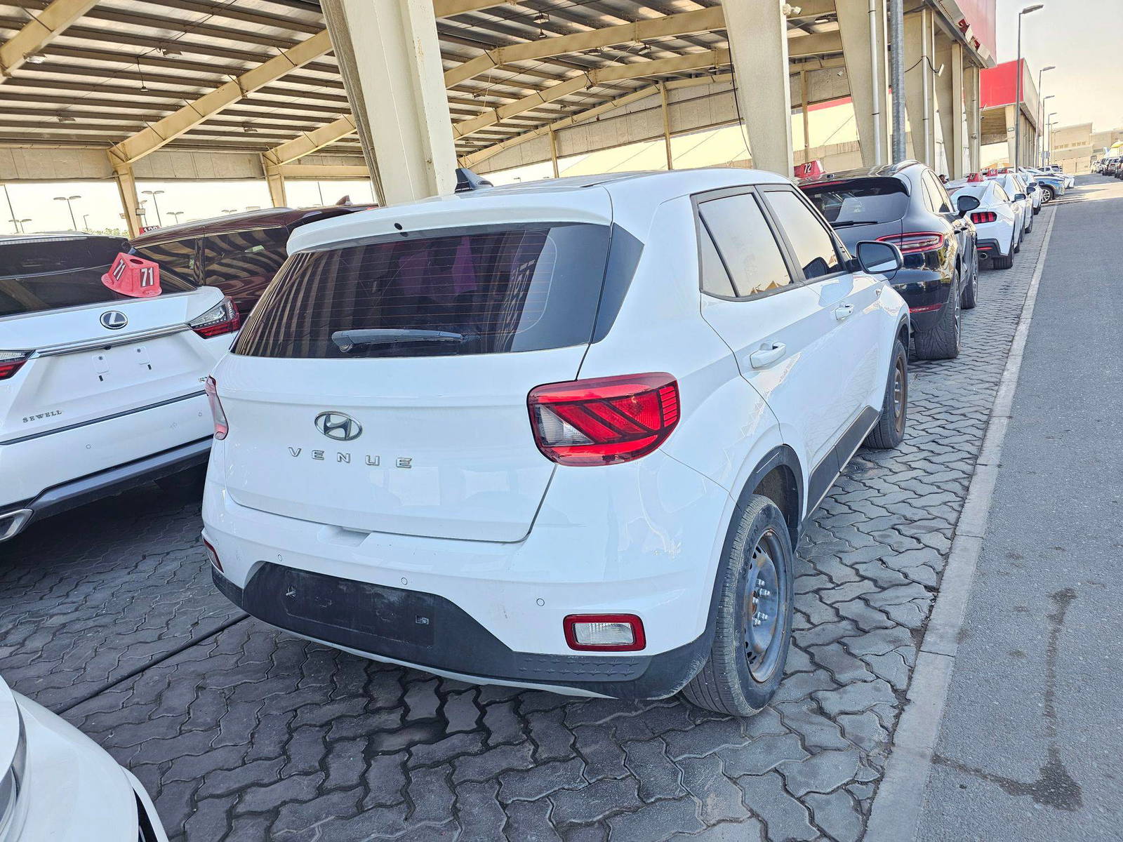 HYUNDAI VENUE SEL 2020 - Marhaba Auction Used Cars - Image 3