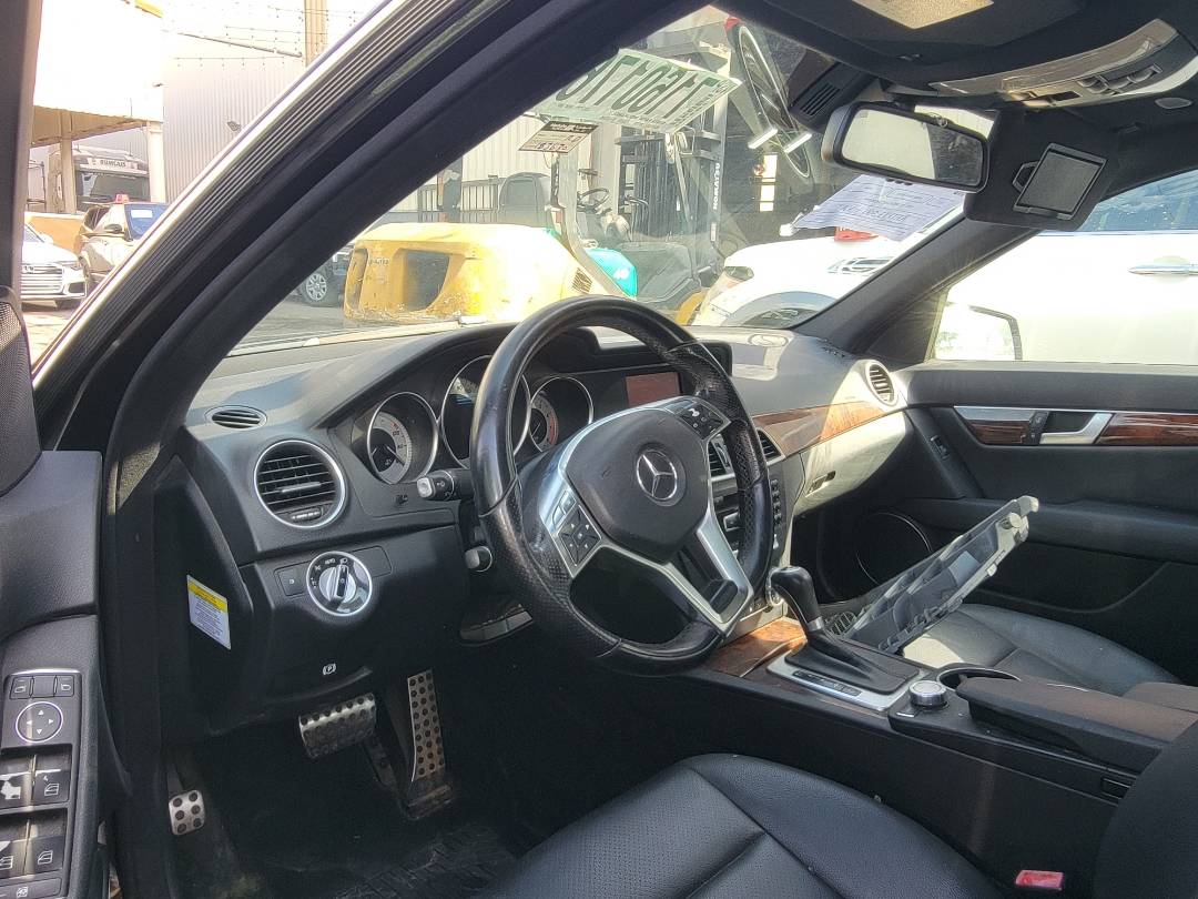 2013 MERCEDES BENZ C300 — 183630 Miles — Lot R283144 — Main - Marhaba Auctions Used Cars - Image 6
