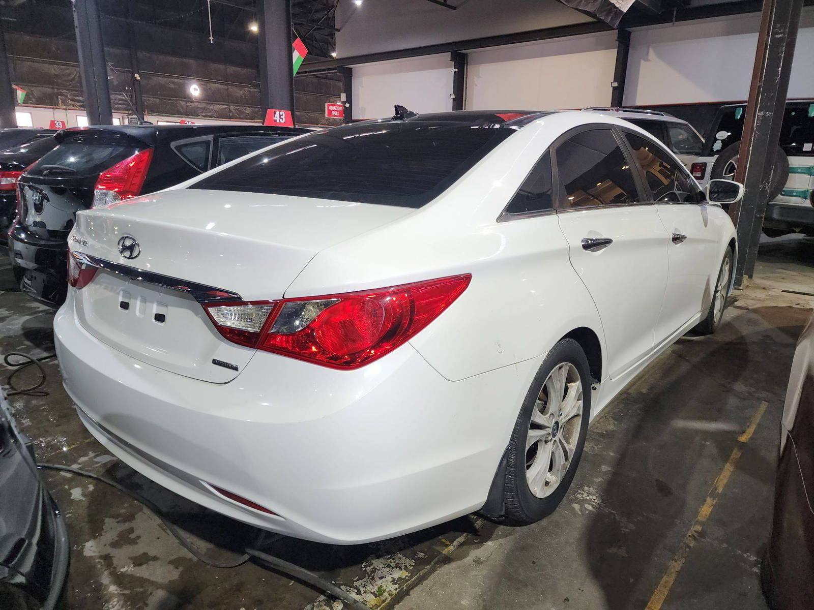 2012 HYUNDAI SONATA — 186358 Miles — Lot 42247788 — Al Quoz - Marhaba Auctions Used Cars - Image 4