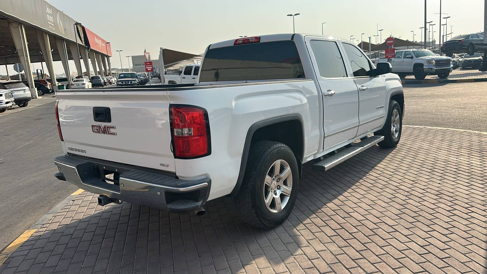 2014 GMC SIERRA — 307349 KM — Lot 4EG170724 — Souq - Marhaba Auctions Used Cars - Image 7