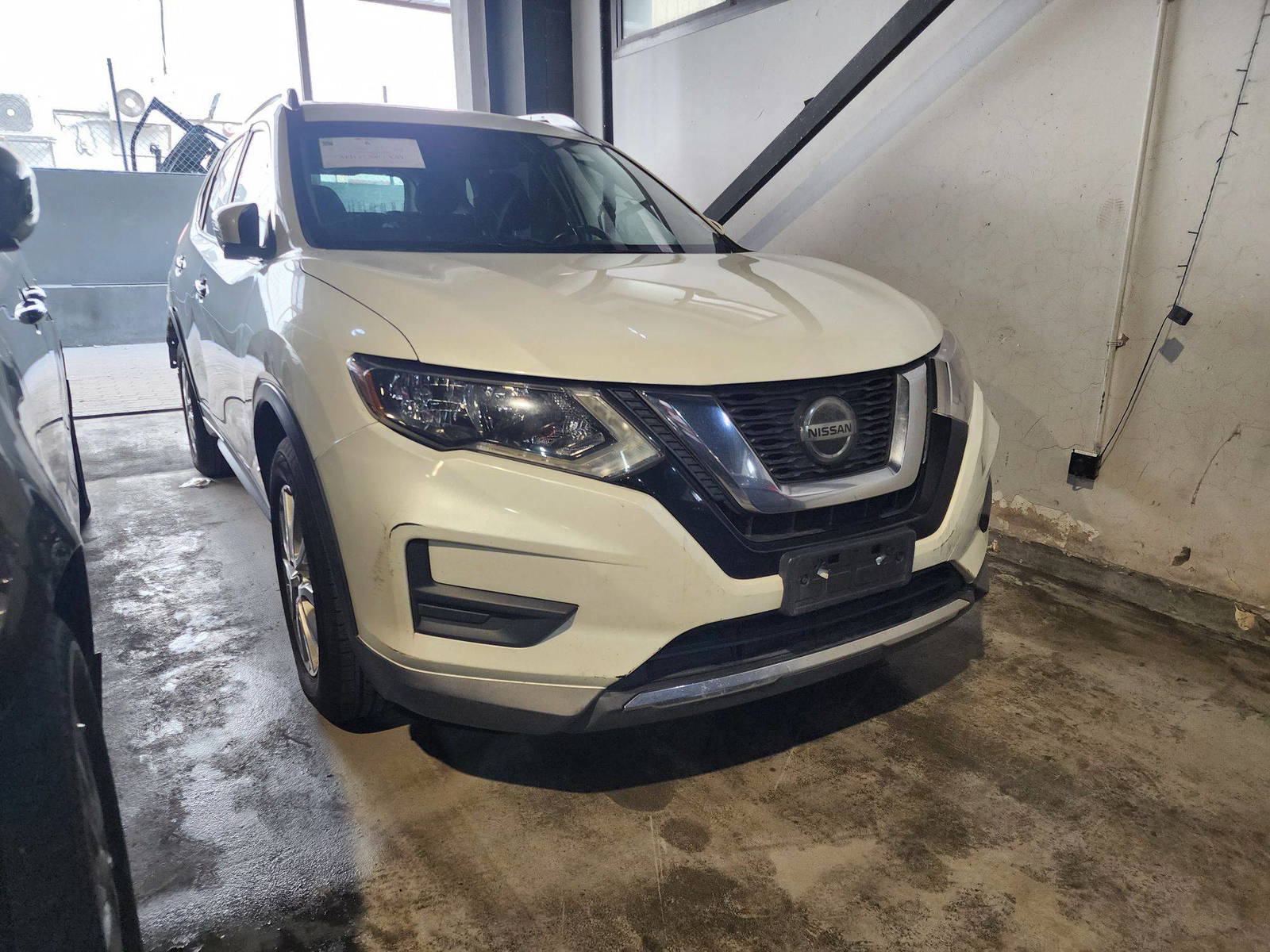 2018 NISSAN ROGUE — 121040 Miles — Lot 43139906 — Souq - Marhaba Auctions Used Cars - Image 3