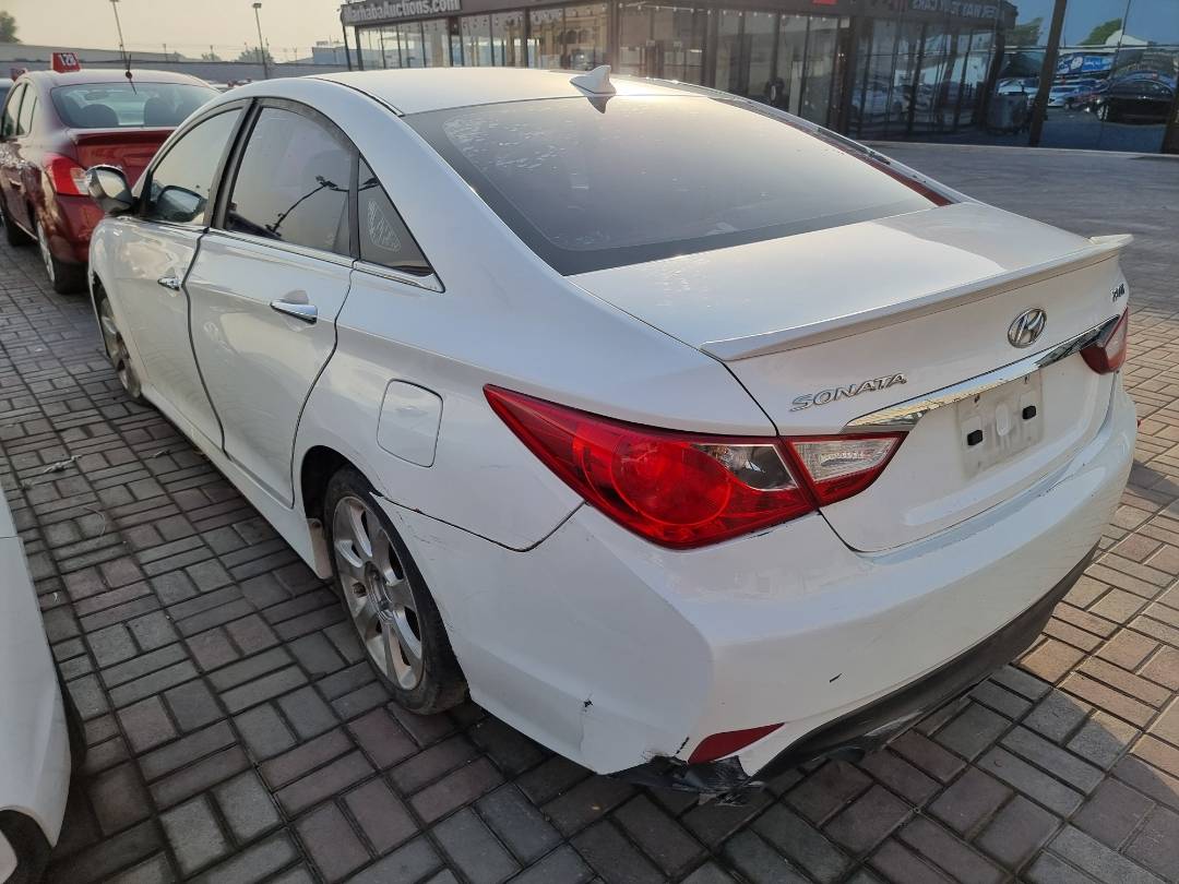2014 HYUNDAI SONATA — 204664 Miles — Lot 125487 — Ind. 12 - Marhaba Auctions Used Cars - Image 3