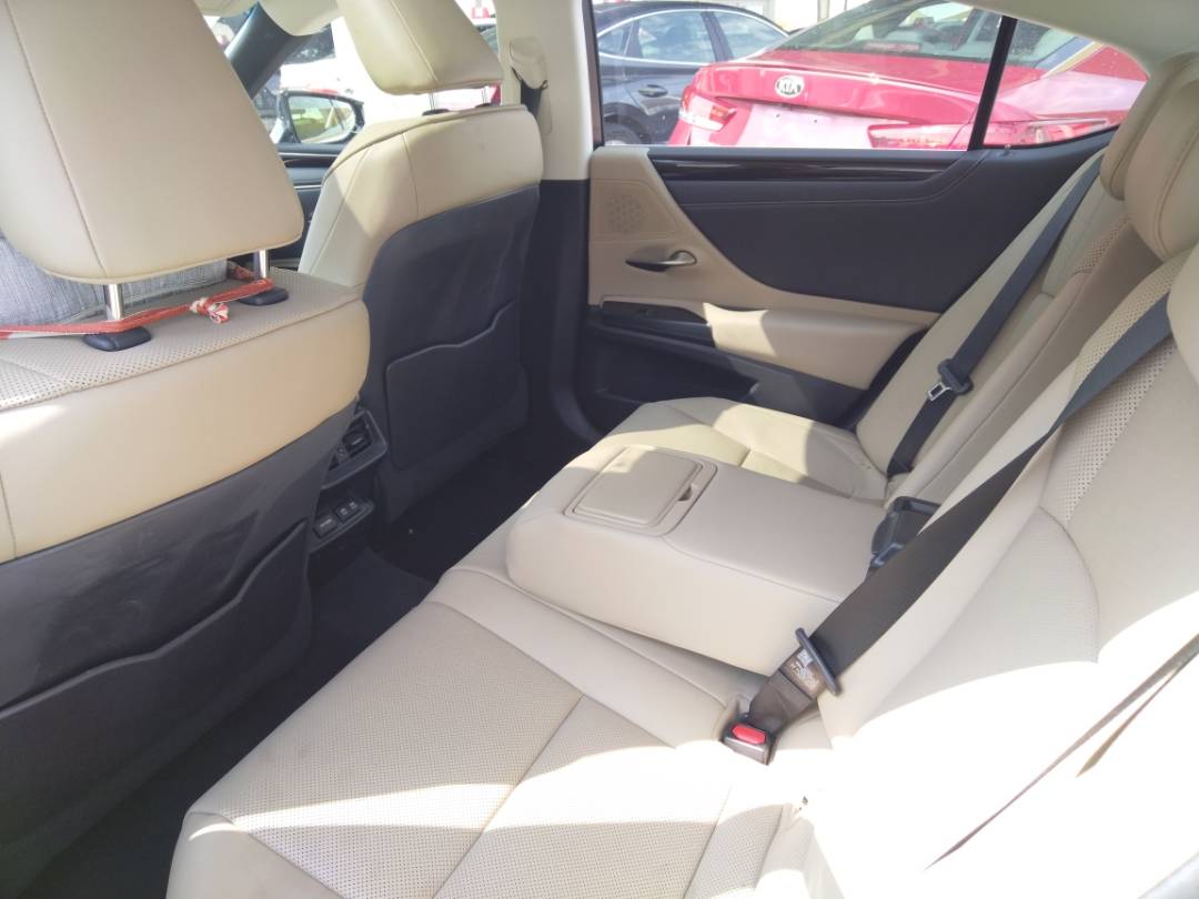 2021 LEXUS ES 300H — 27784 Miles — Lot 37629301 - Marhaba Auctions Used Cars - Image 8