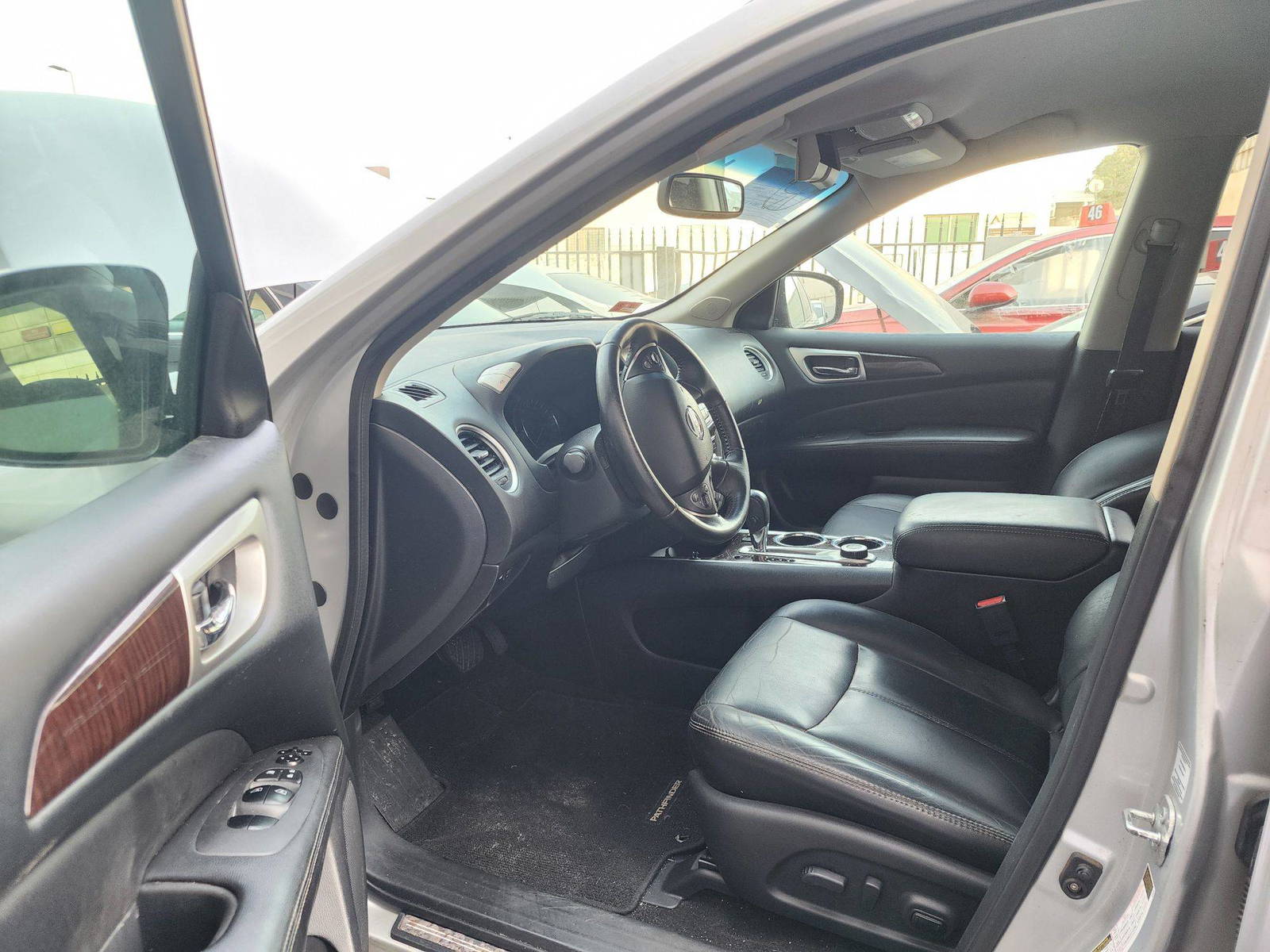 2014 NISSAN PATHFINDER — 168593 Miles — Lot 625577 — Al Quoz - Marhaba Auctions Used Cars - Image 9