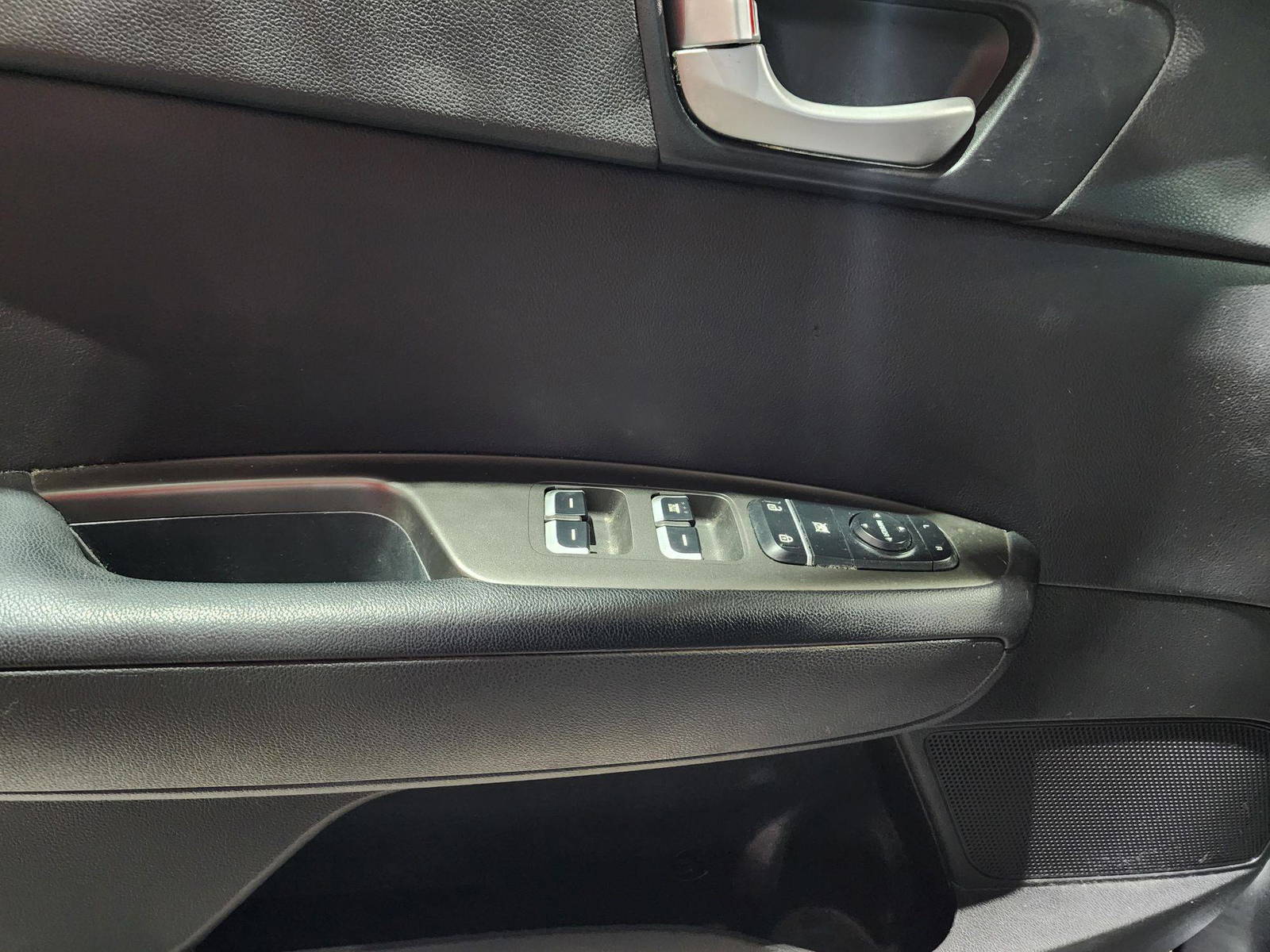 2019 KIA OPTIMA — 82681 Miles — Lot G275462 — Main - Marhaba Auctions Used Cars - Image 10