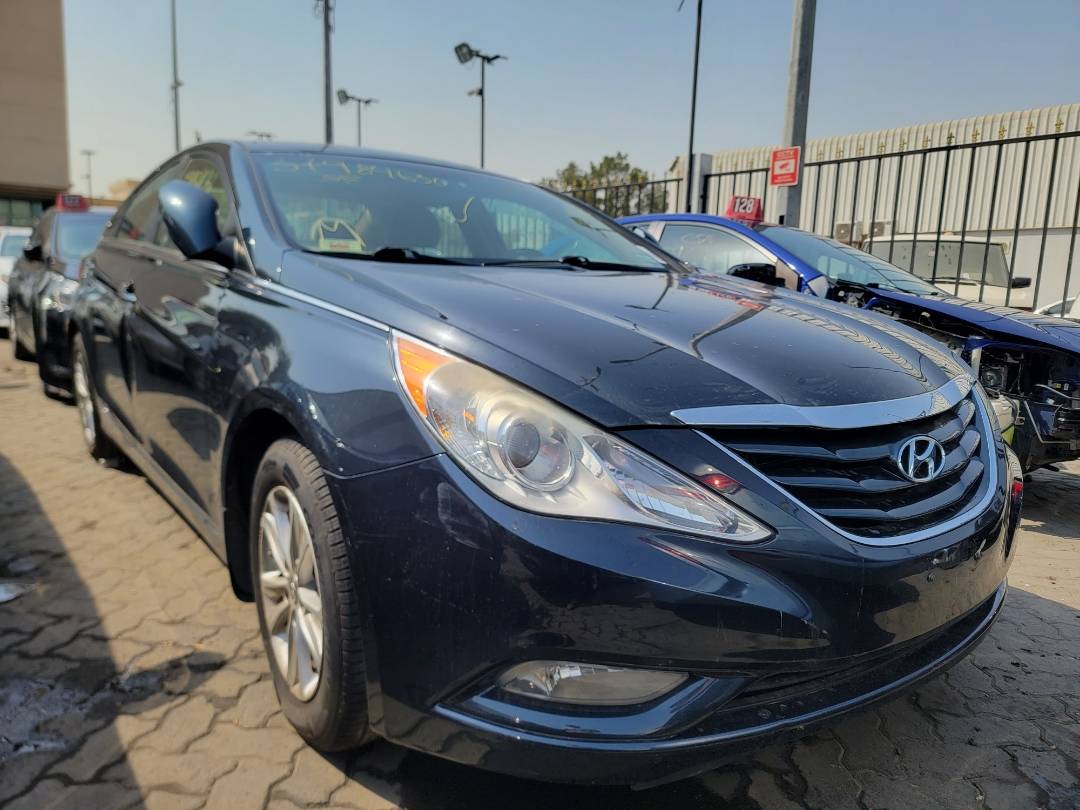 2013 HYUNDAI SONATA — 113500 Miles — Lot 37984630 — Main - Marhaba Auctions Used Cars - Image 4