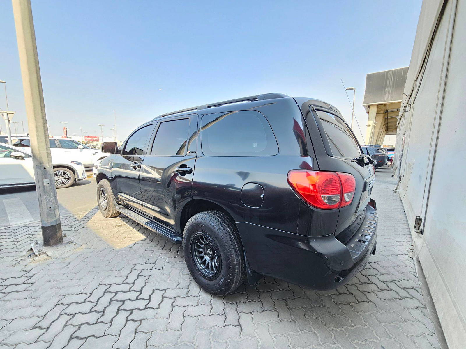 2017 TOYOTA SEQUOIA — 86515 Miles — Lot 12HS151248 — Souq - Marhaba Auctions Used Cars - Image 5
