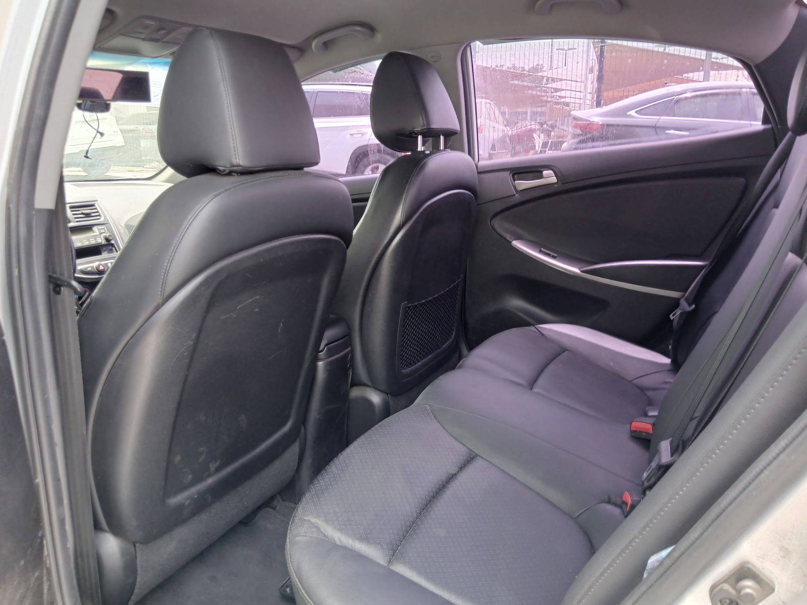 2015 HYUNDAI ACCENT — 242971 KM — Lot 862814 — Souq - Marhaba Auctions Used Cars - Image 6