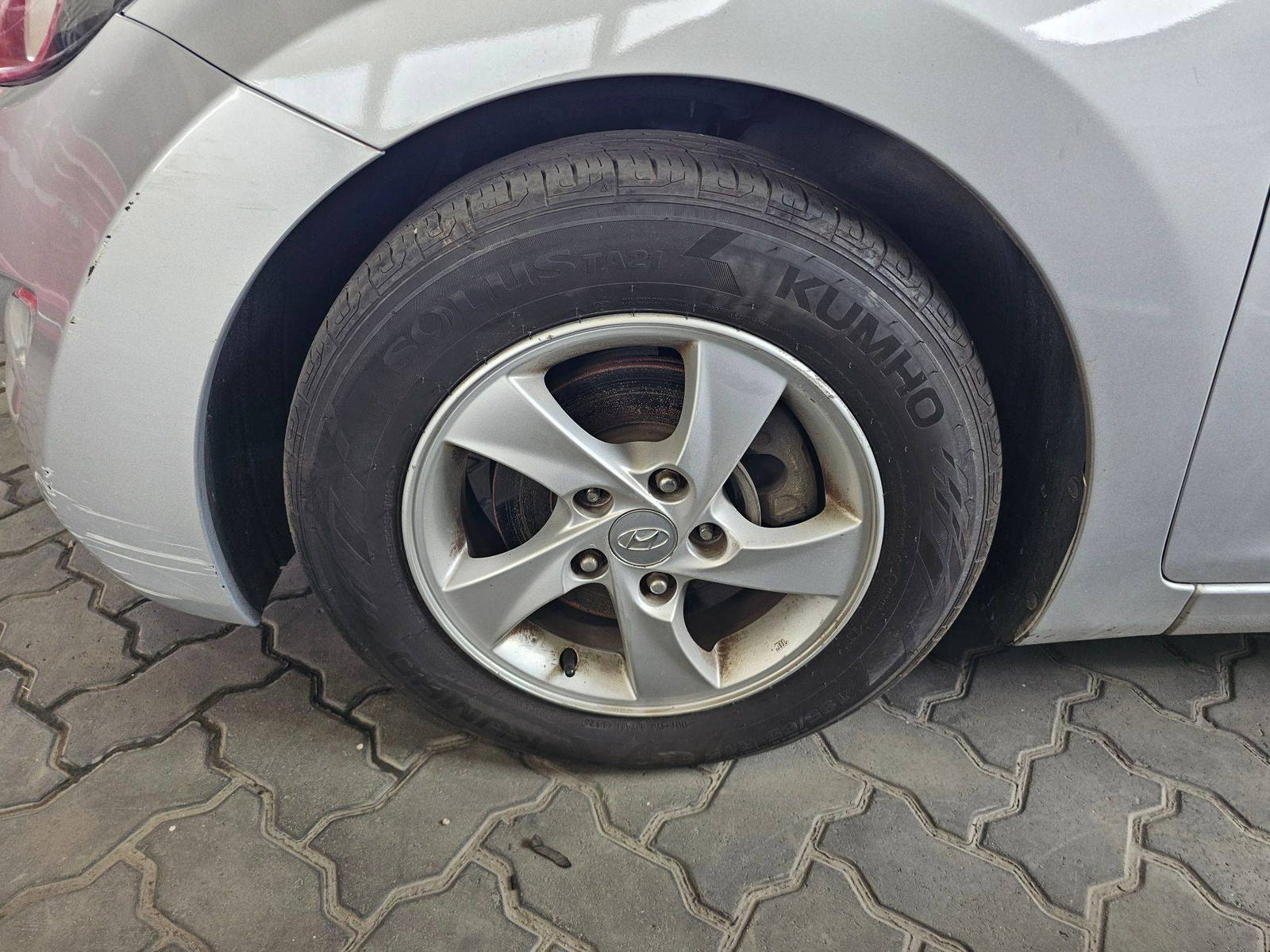 2012 HYUNDAI AVANTE — 262517 KM — Lot 273017 — Souq - Marhaba Auctions Used Cars - Image 10
