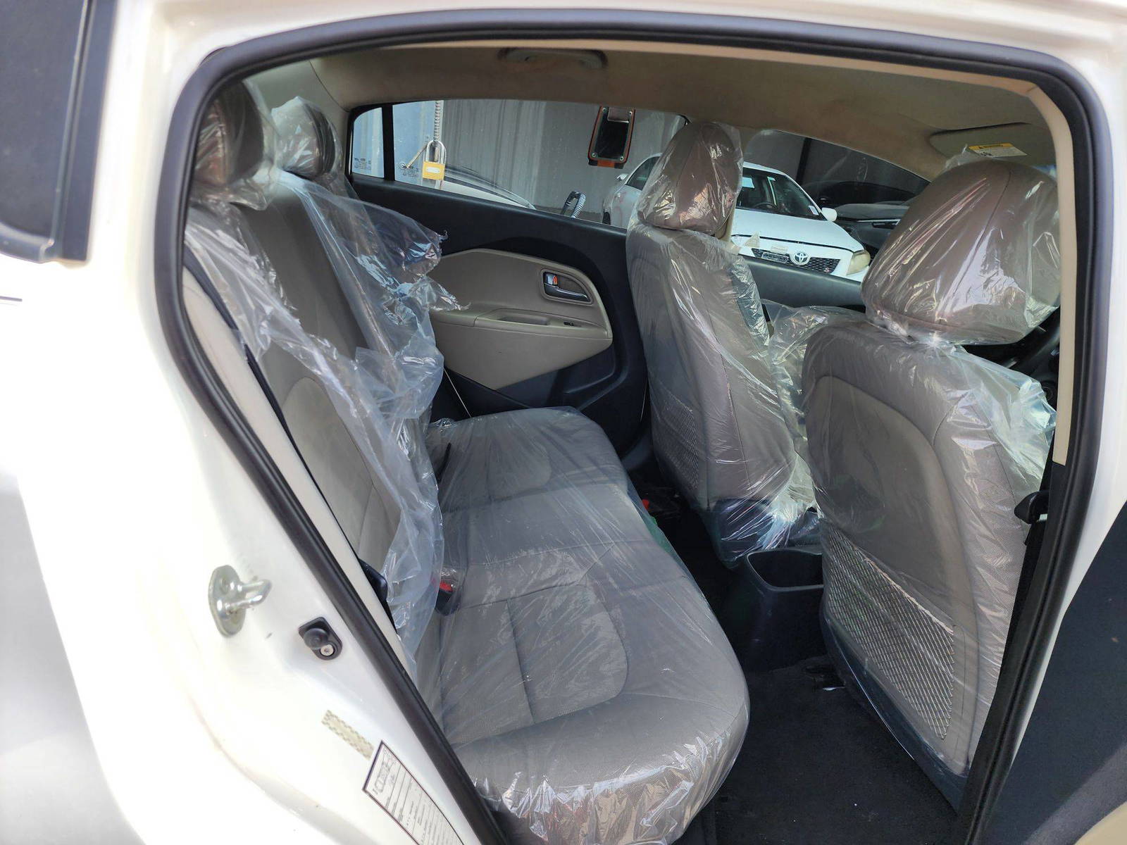 2015 KIA RIO — 118341 Miles — Lot 92457 — Al Quoz - Marhaba Auctions Used Cars - Image 6