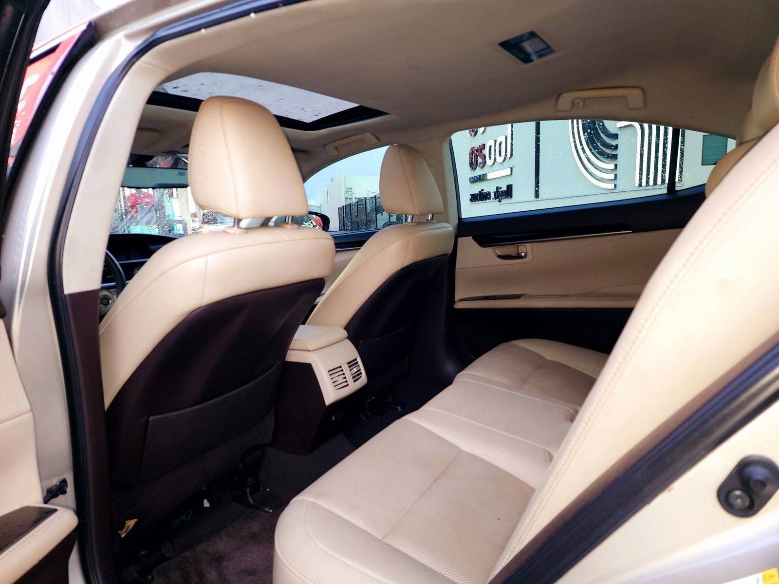 2016 LEXUS ES 350 — 114208 Miles — Lot U019061 — Souq - Marhaba Auctions Used Cars - Image 6