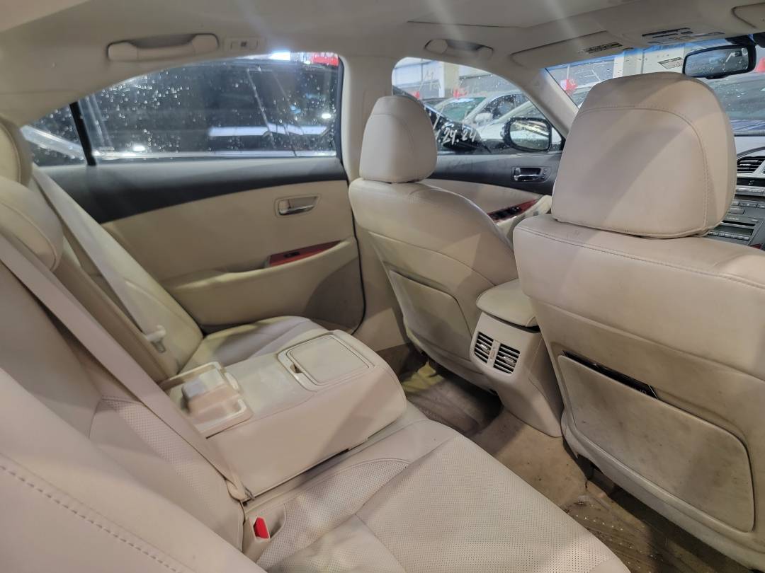 2011 LEXUS ES 350 — 193252 Miles — Lot 37458397 - Marhaba Auctions Used Cars - Image 4