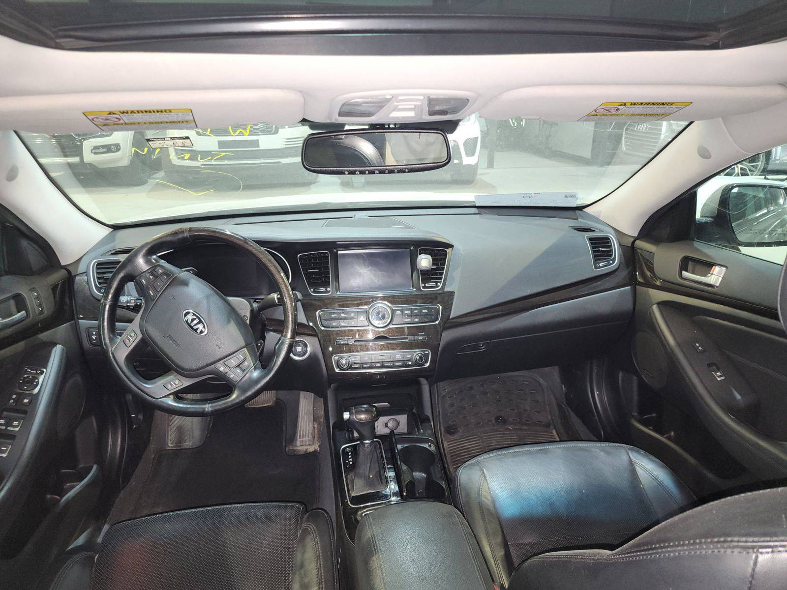 2014 KIA CADENZA — 205916 KM — Lot 40011011 — Al Quoz - Marhaba Auctions Used Cars - Image 8
