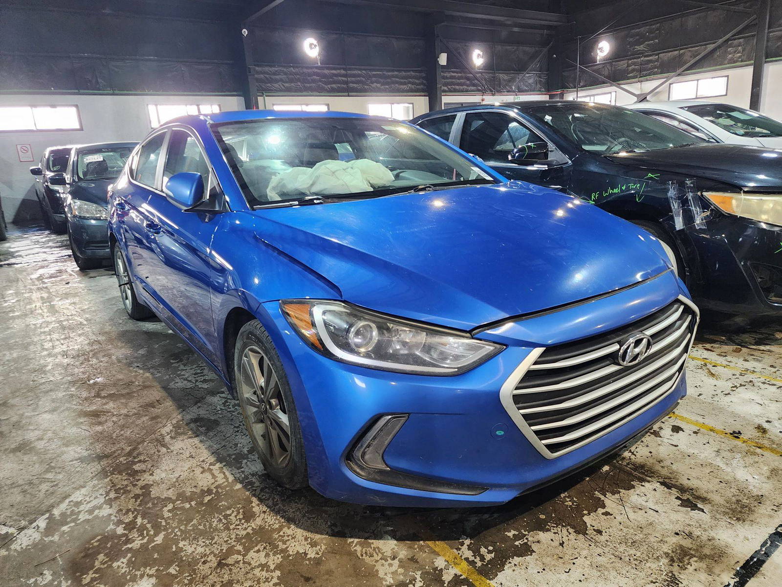 2018 HYUNDAI ELANTRA — 253767 KM — Lot 601556 — Al Quoz - Marhaba Auctions Used Cars - Image 3
