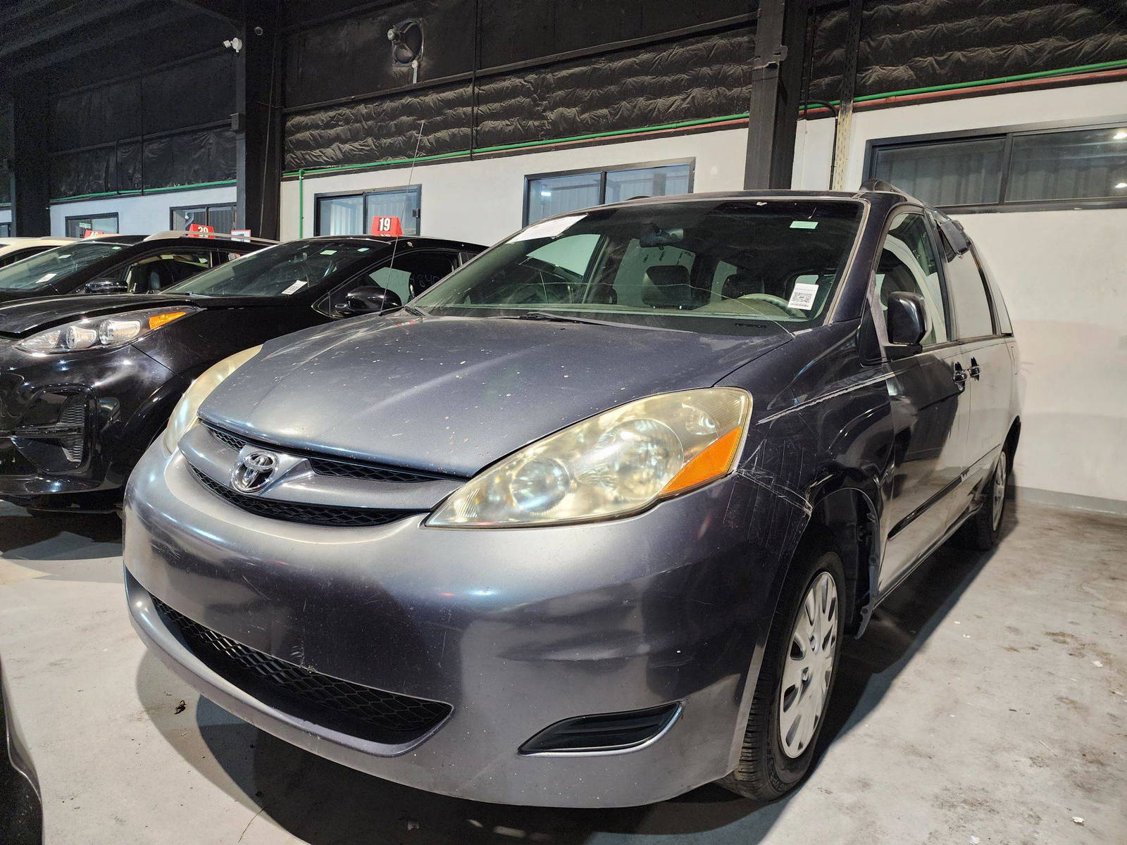 2008 TOYOTA SIENNA — 259746 Miles — Lot 67663184 — Al Quoz - Marhaba Auctions Used Cars - Image 3