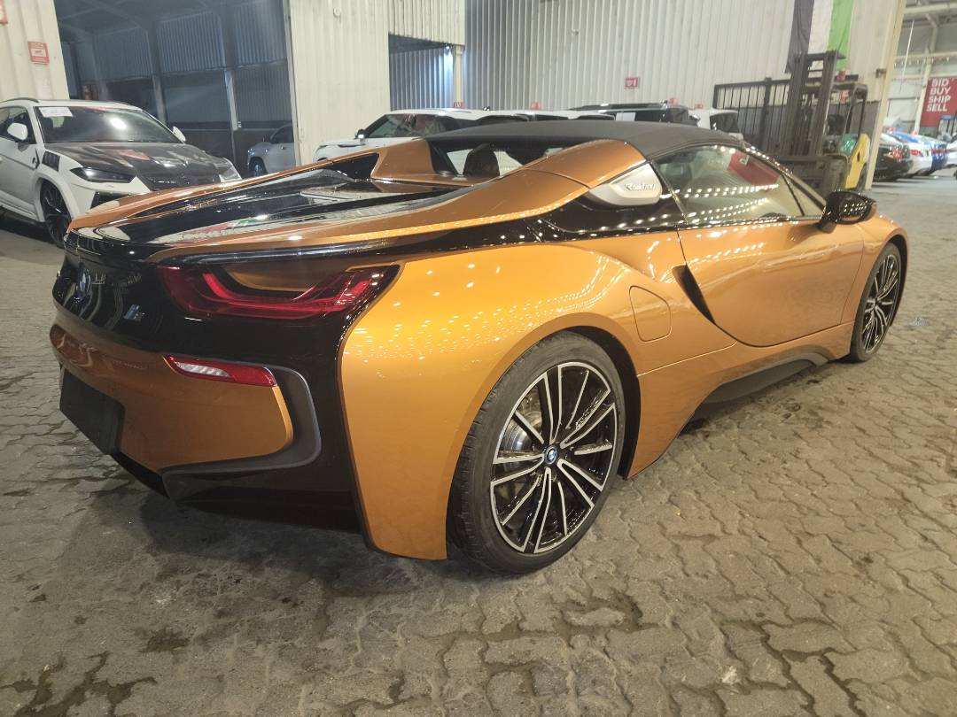 2018 BMW i8 — 10219 KM — Lot VG33268 - Marhaba Auctions Used Cars - Image 4