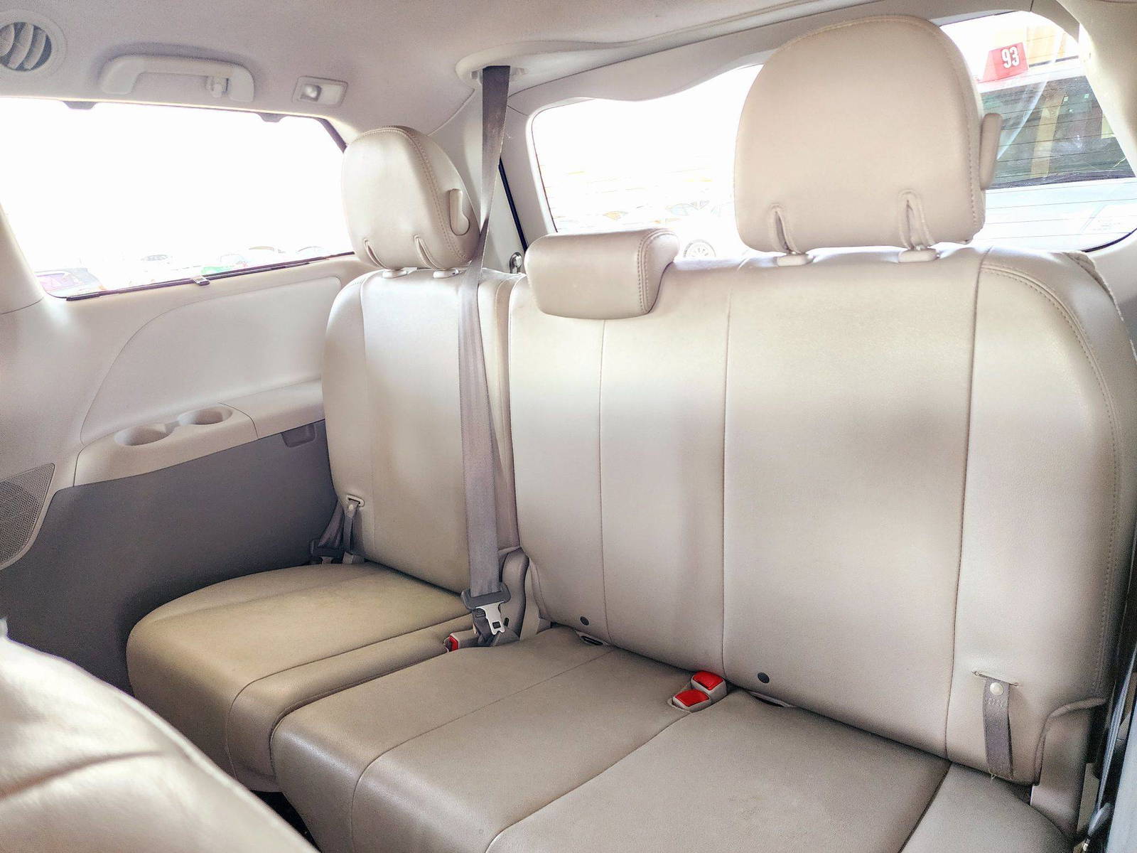 2012 TOYOTA SIENNA — 195806 Miles — Lot 5836587 — Souq - Marhaba Auctions Used Cars - Image 6