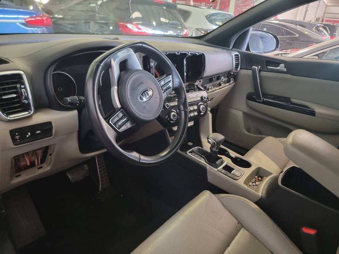 2020 KIA SPORTAGE — 74305 Miles — Lot 82921474 — Main - Marhaba Auctions Used Cars - Image 8