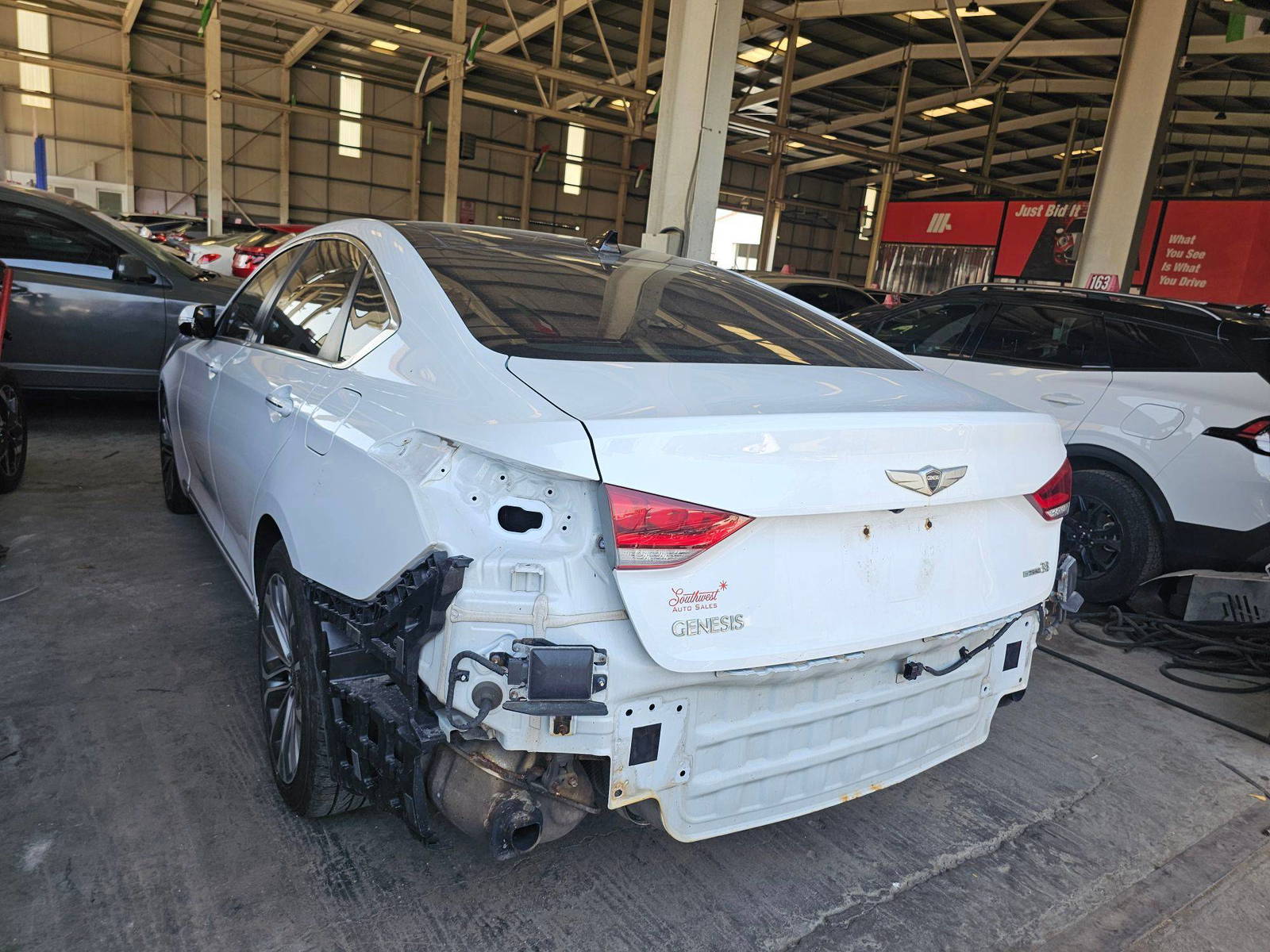 HYUNDAI GENESIS 2016 - Marhaba Auction Used Cars - Image 5