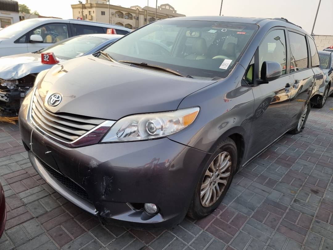 2014 TOYOTA SIENNA — 154694 Miles — Lot ES446790 — Ind. 12 - Marhaba Auctions Used Cars - Image 3