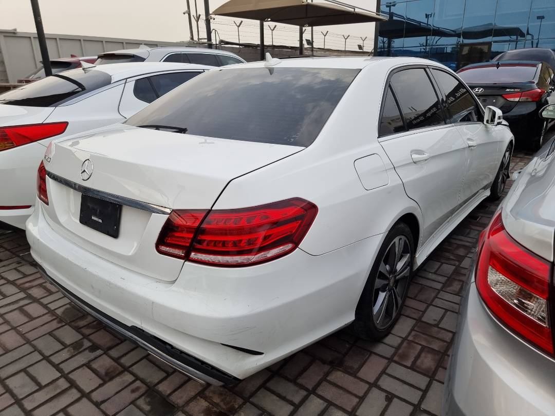 2016 MERCEDES BENZ E 350 — 188201 Miles — Lot 42631925 — Main - Marhaba Auctions Used Cars - Image 4