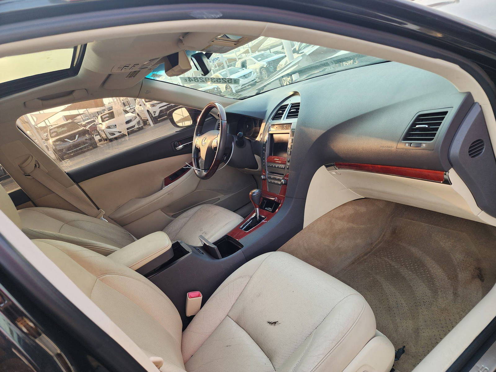 2011 LEXUS ES 350 — 133026 Miles — Lot 465714 — Souq - Marhaba Auctions Used Cars - Image 7